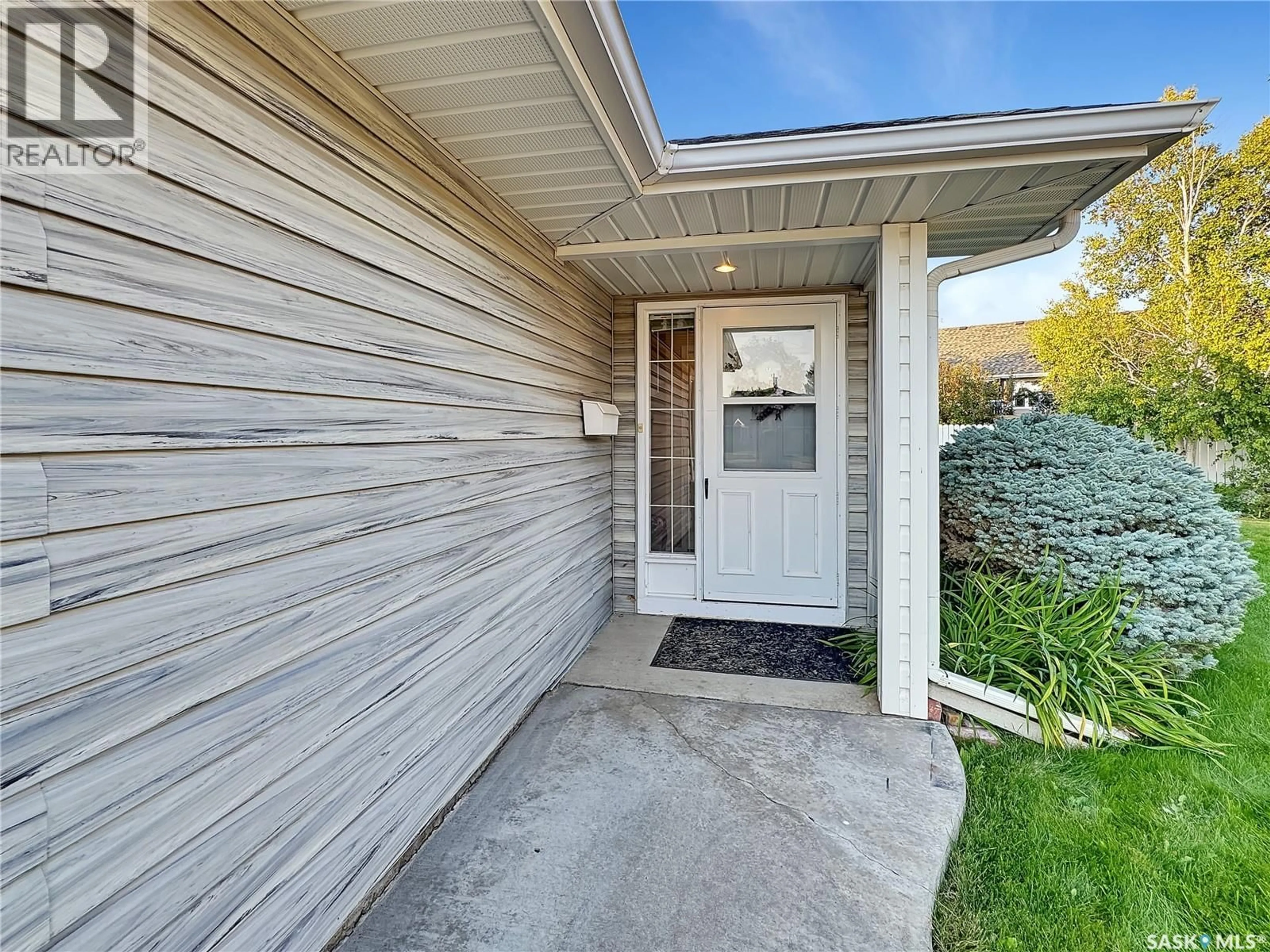 Unknown for 6 WREN COURT, North Battleford Saskatchewan S9A3Z3