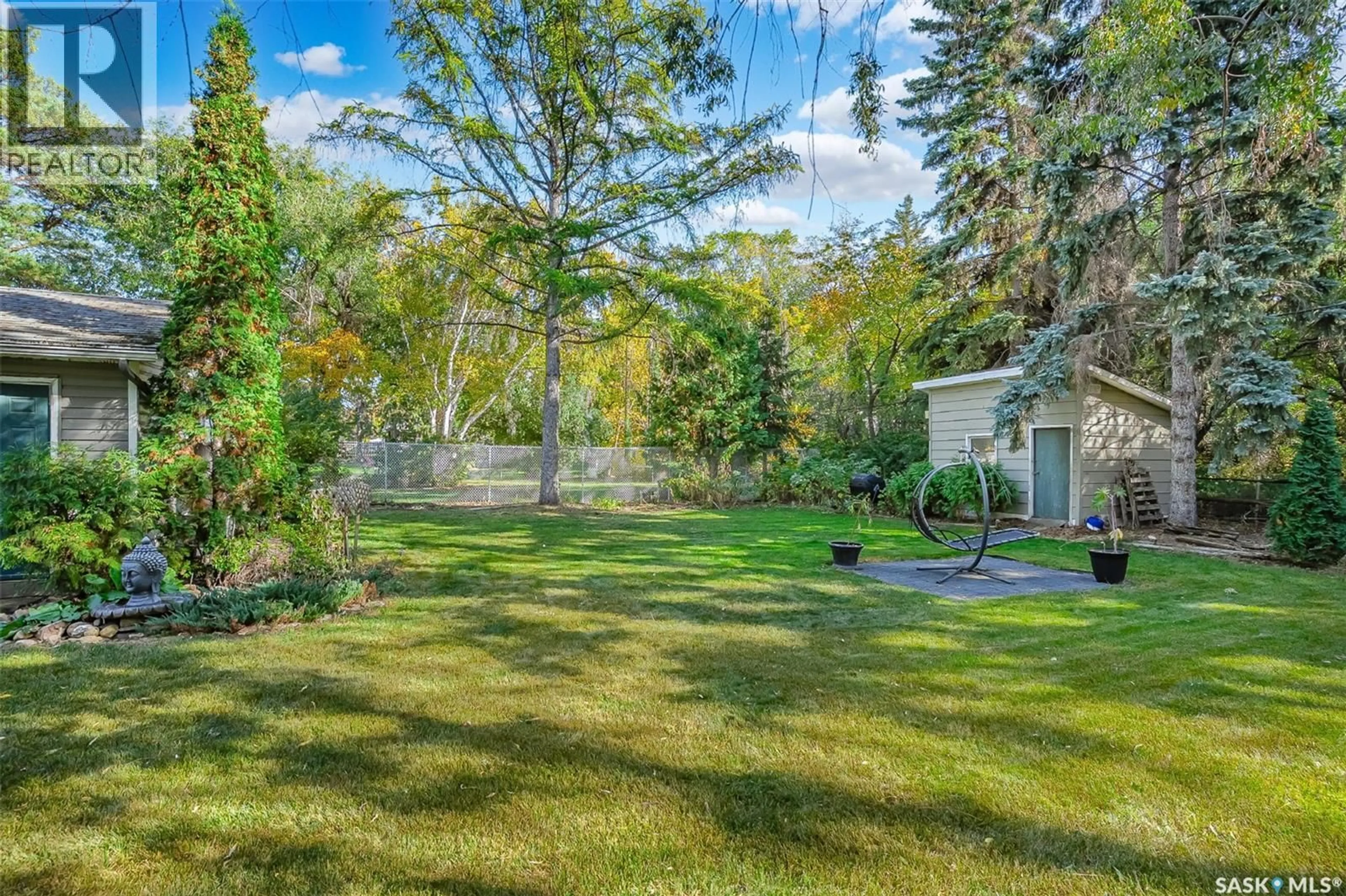 Patio, unknown for 3213 CAEN STREET, Saskatoon Saskatchewan S7M3N9