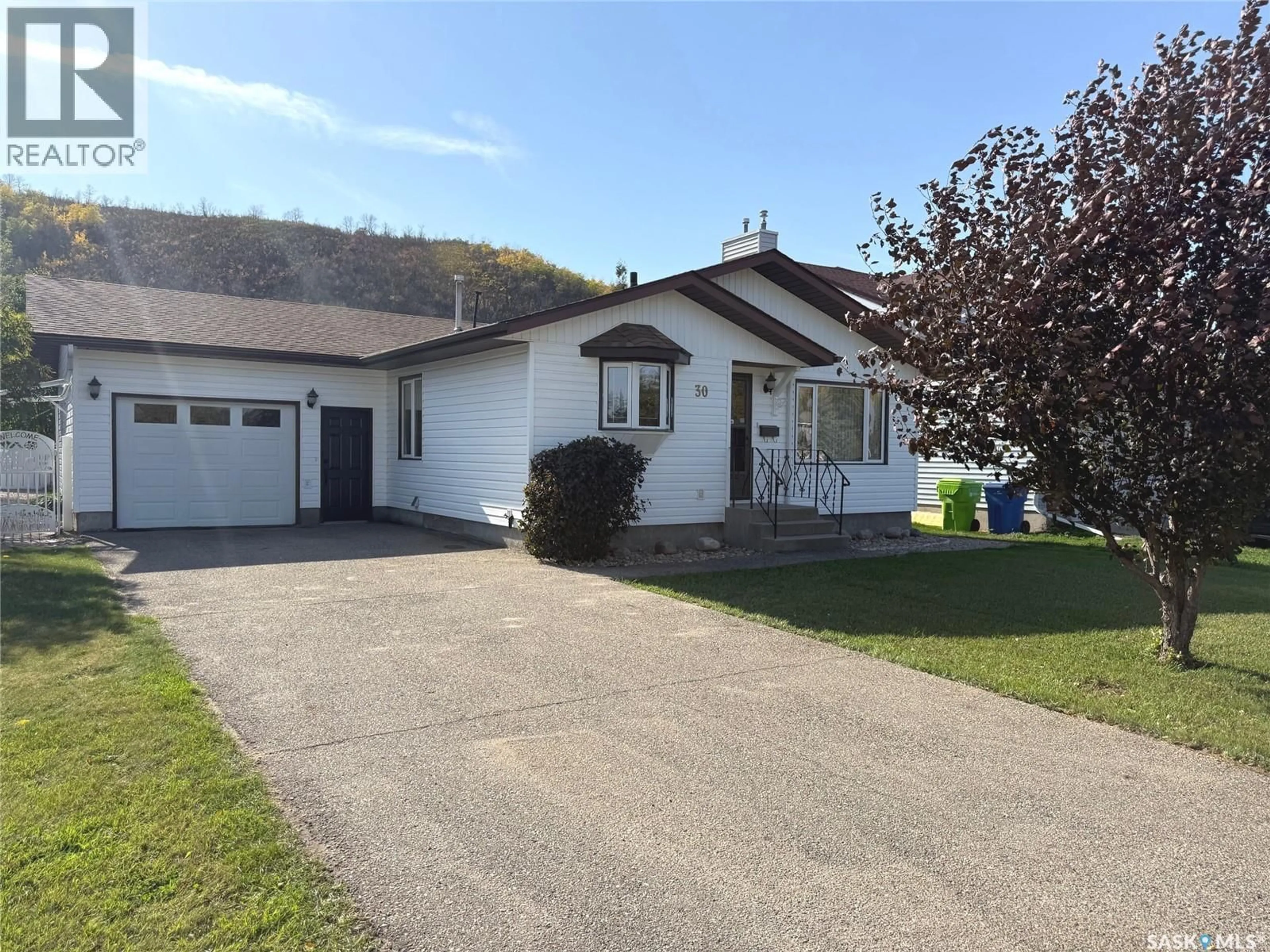 Home with vinyl exterior material, street for 30 WILLOW CRESCENT, Fort Qu'Appelle Saskatchewan S0G1S0
