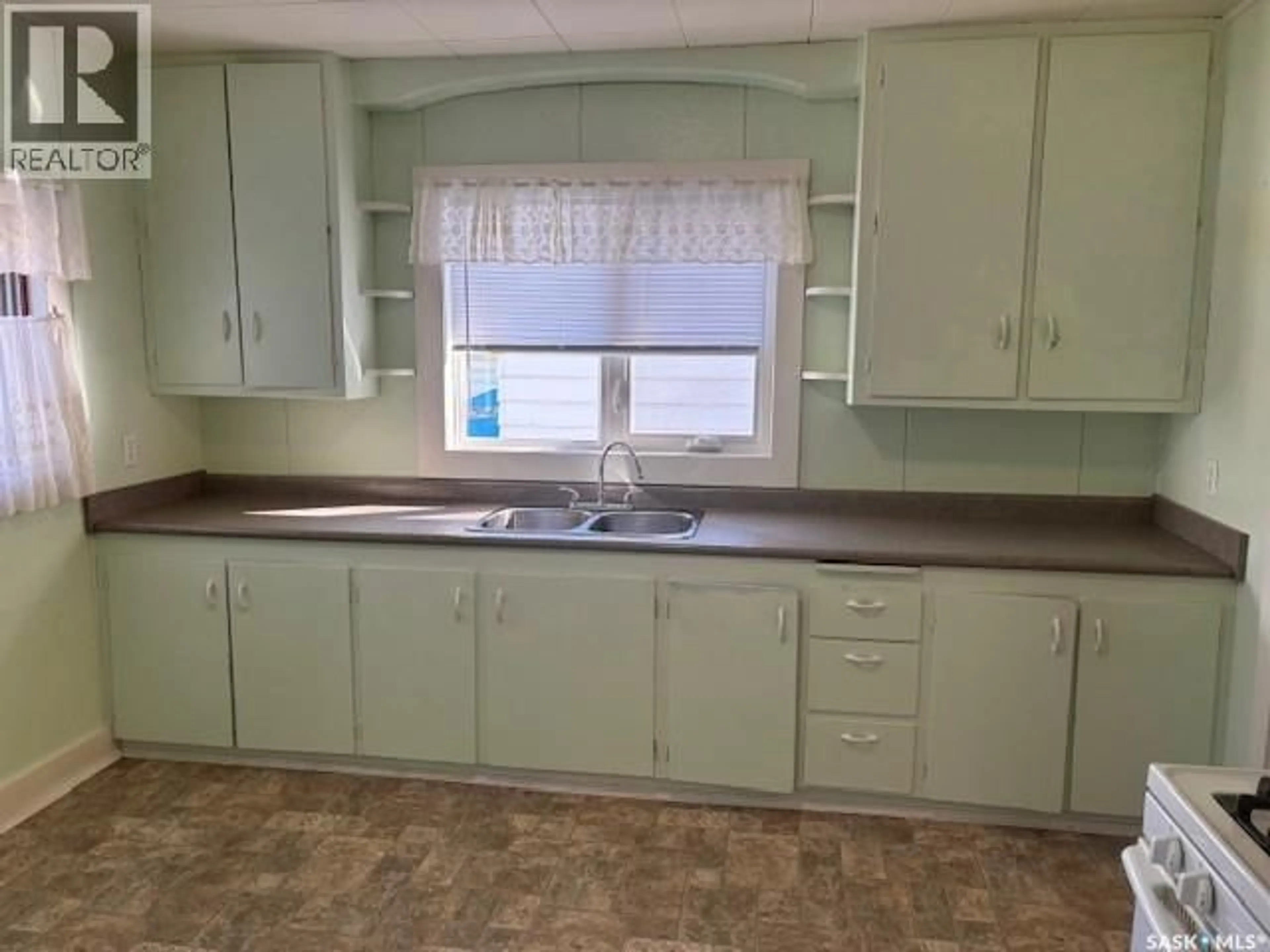 Standard kitchen, unknown for 239 3RD AVENUE, Canora Saskatchewan S0A0L0