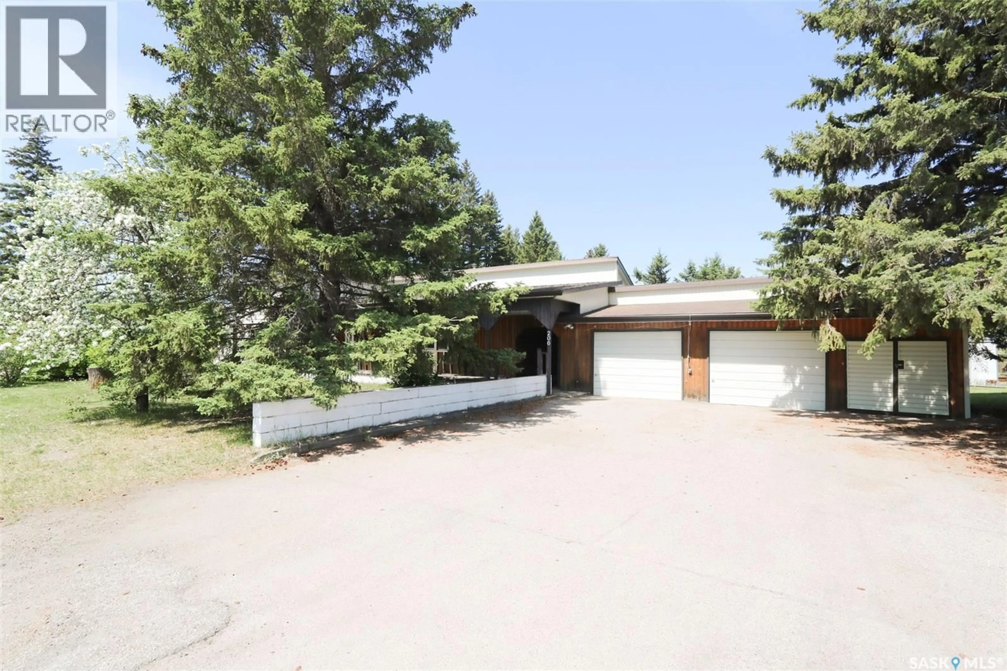 A pic from outside/outdoor area/front of a property/back of a property/a pic from drone, street for 206 CUMMING STREET, Springside Saskatchewan S0A3V0