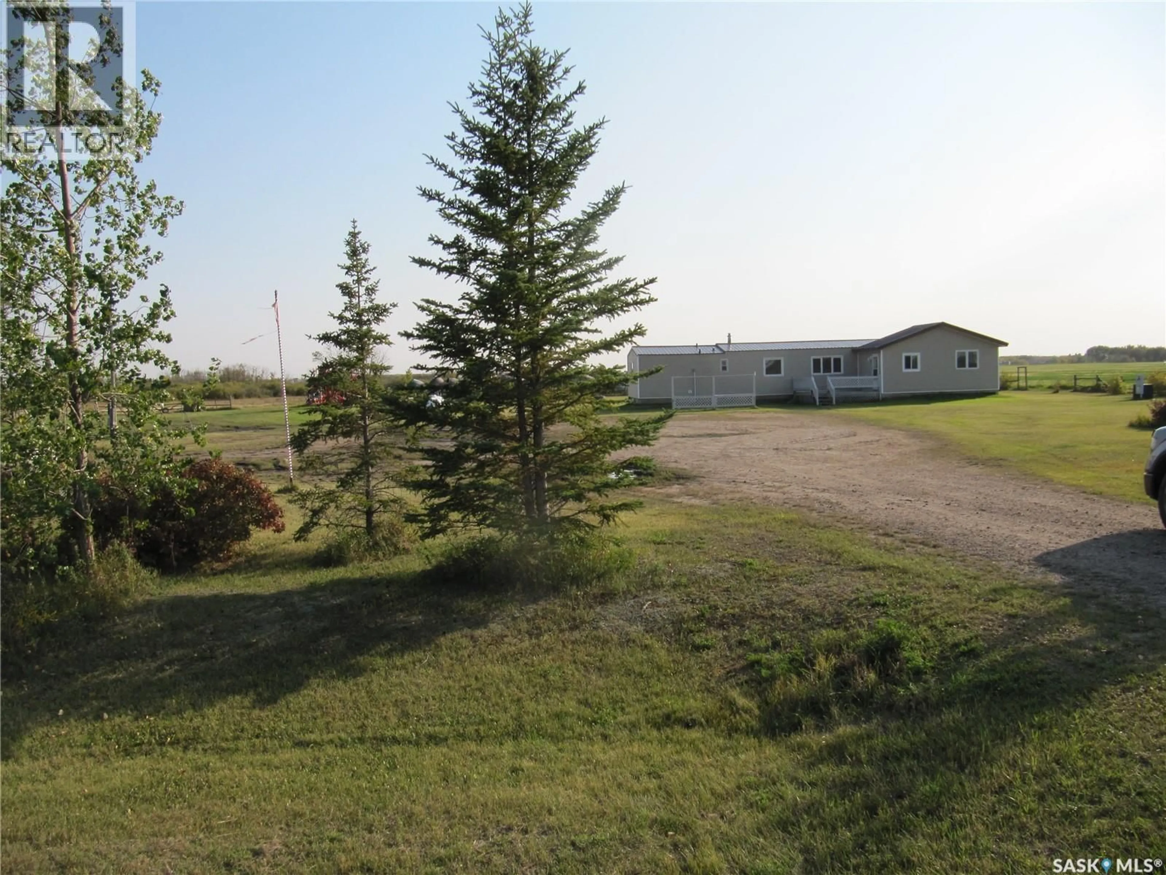 A pic from outside/outdoor area/front of a property/back of a property/a pic from drone, unknown for Glaslyn NE ACREAGE, Parkdale Rm No. 498 Saskatchewan S0M0C7