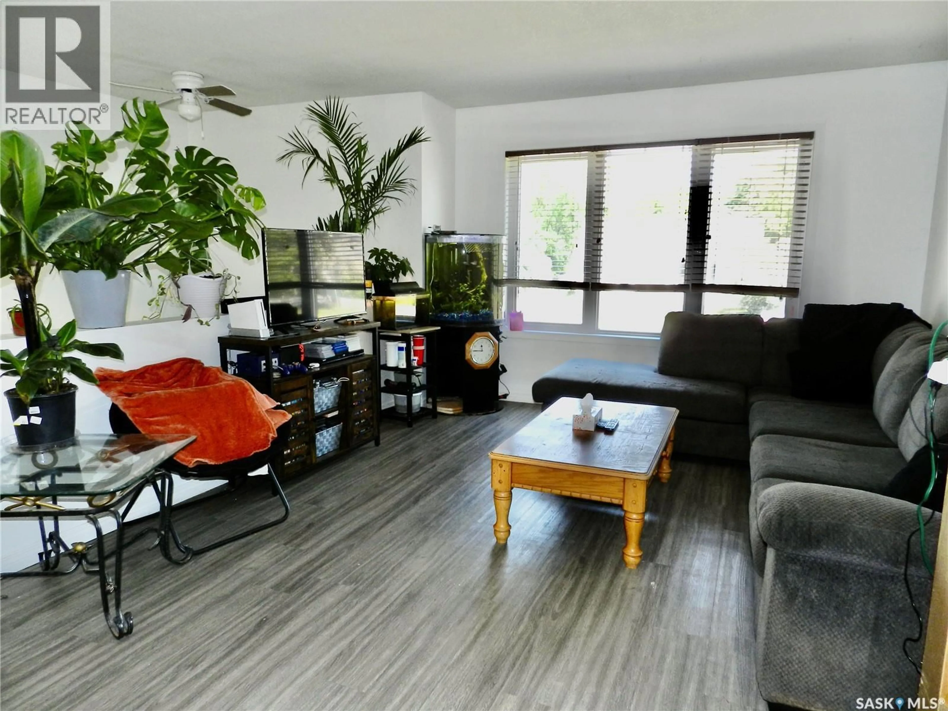 Living room with furniture, unknown for 907 OMINICA STREET E, Moose Jaw Saskatchewan S6H0J1