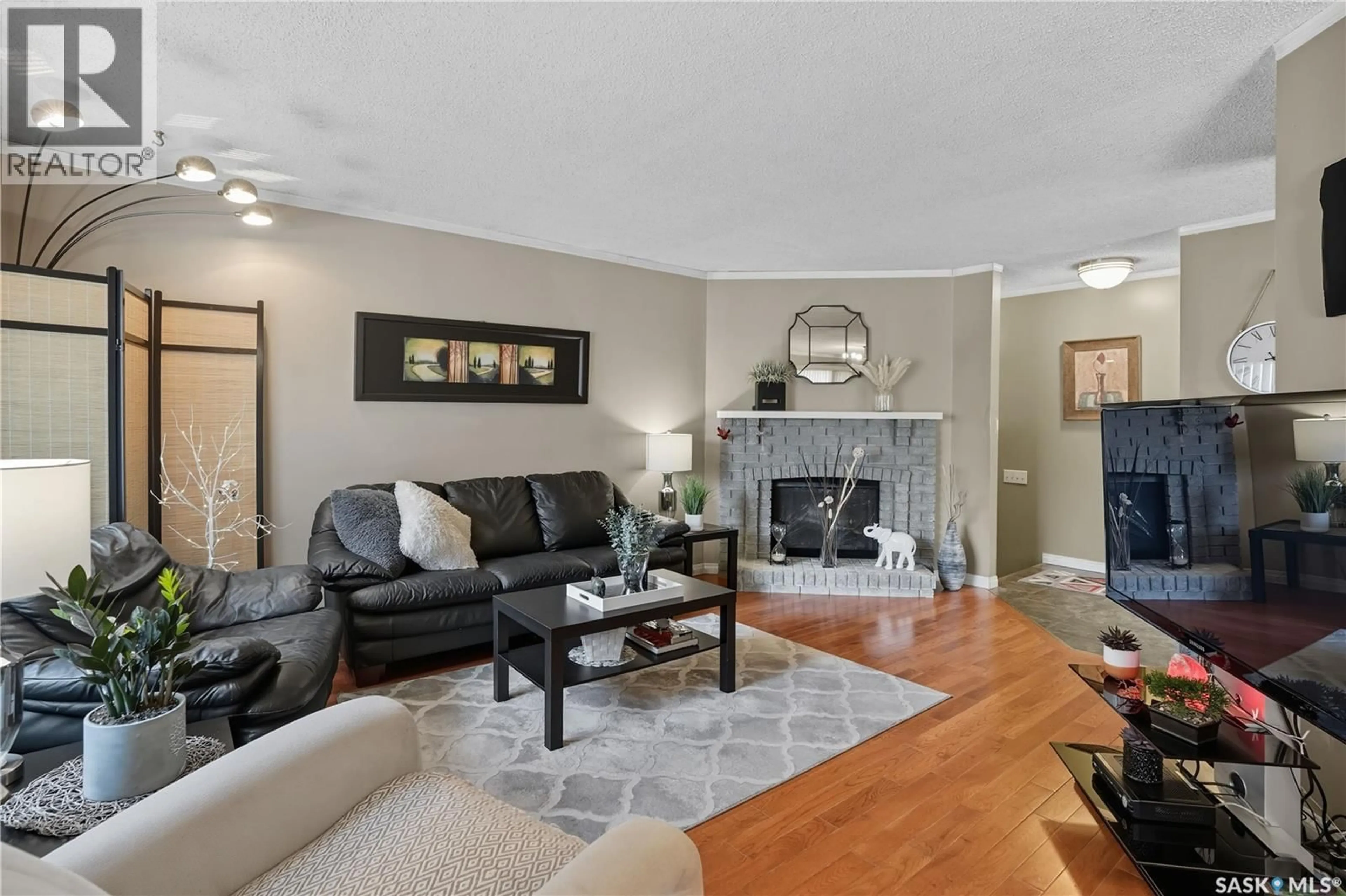 Living room with furniture, unknown for 607 KELSEY STREET, Regina Saskatchewan S4X1V6