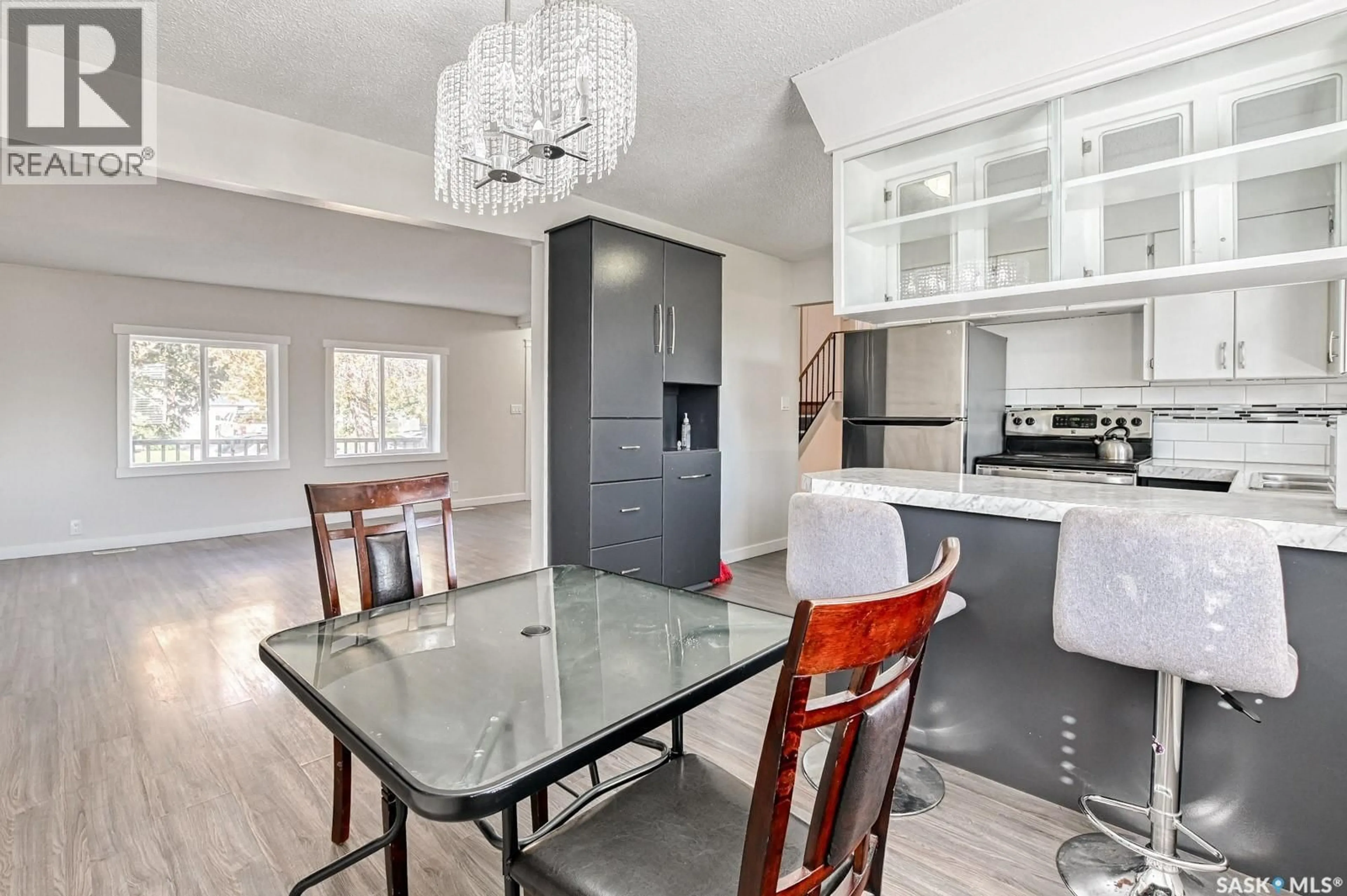 Contemporary kitchen, unknown for 1443 CLAYTON STREET, Regina Saskatchewan S4T7M8