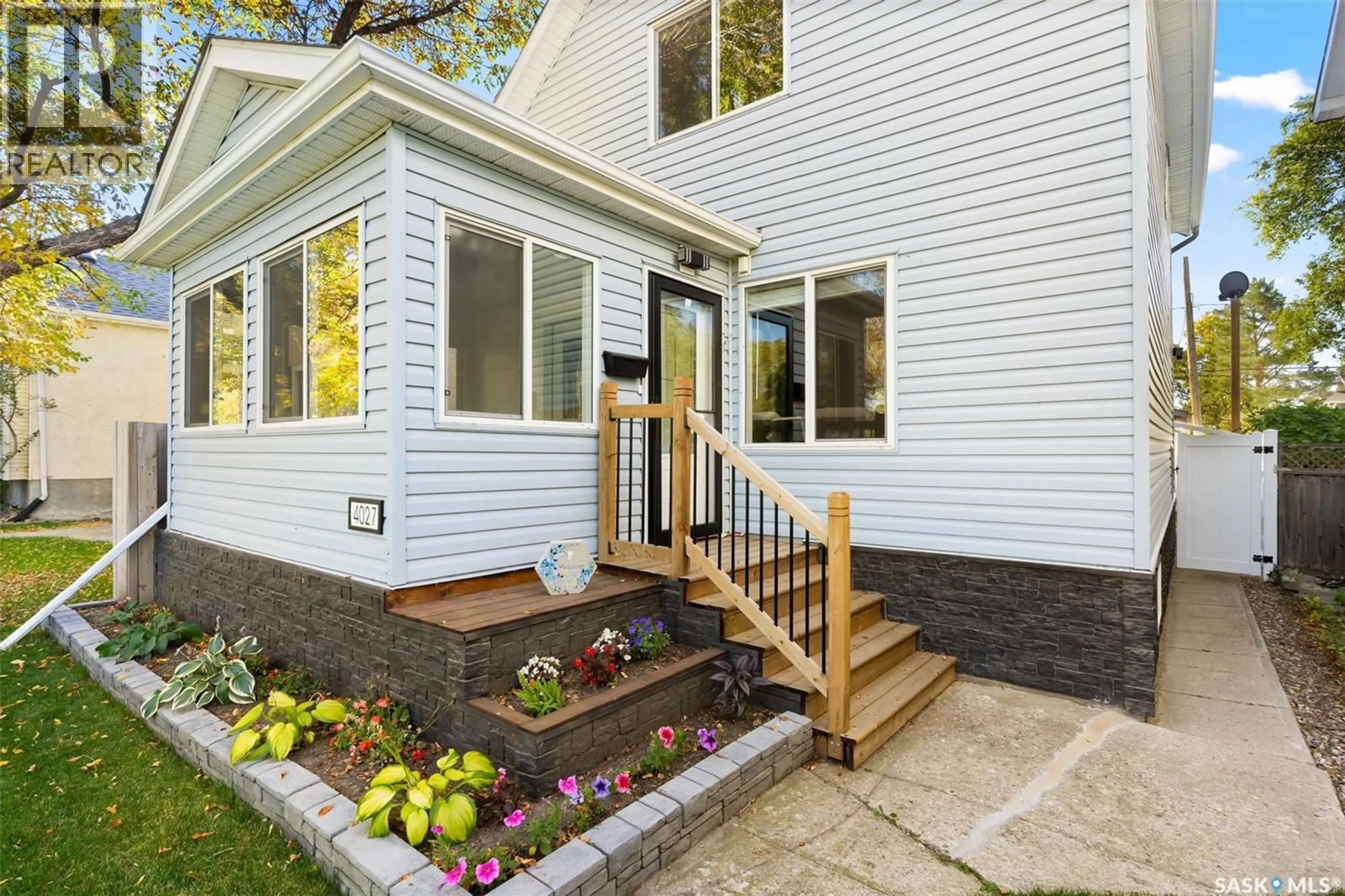 Home with vinyl exterior material, street for 4027 VICTORIA AVENUE, Regina Saskatchewan S4T1M8
