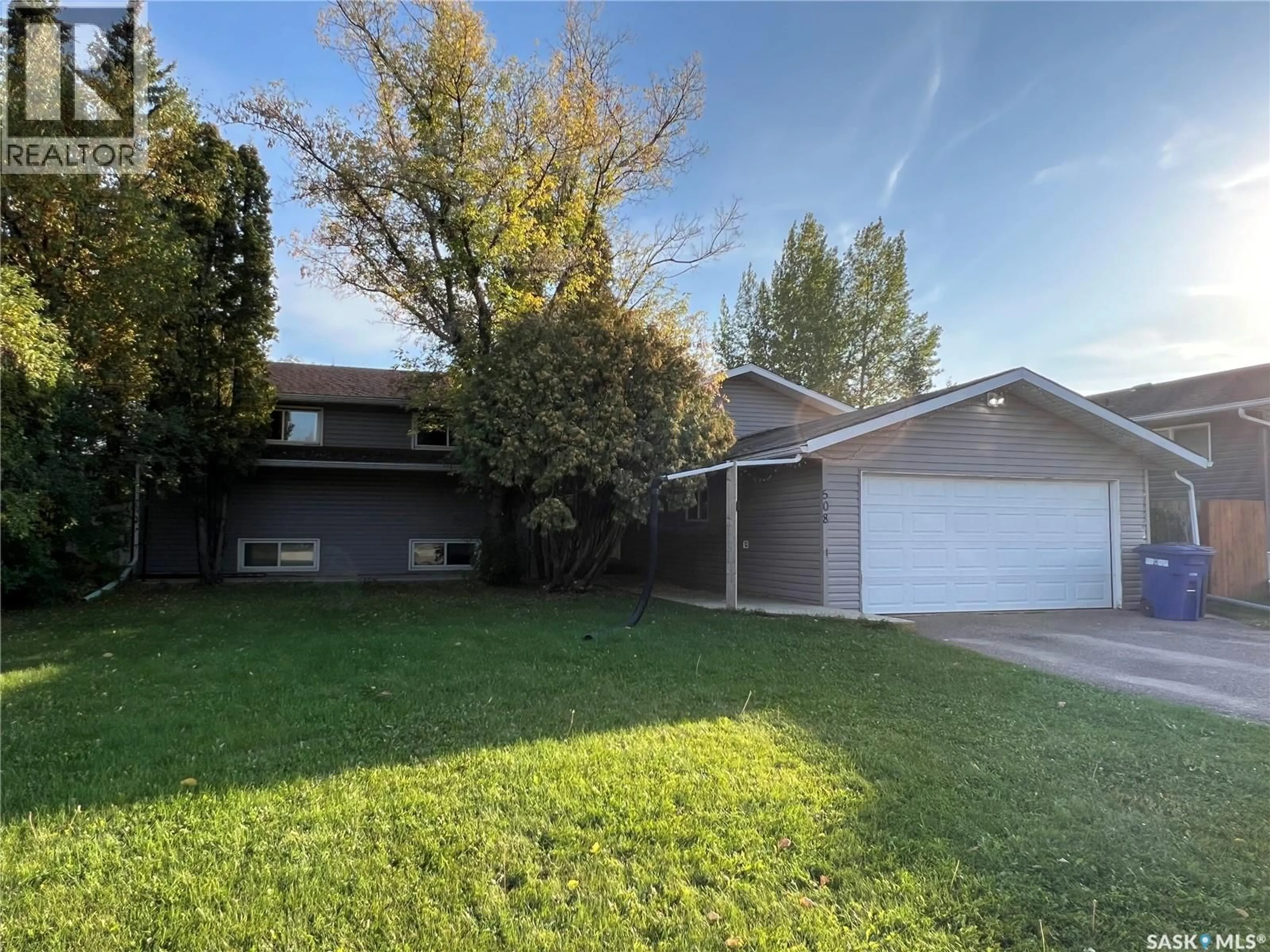 A pic from outside/outdoor area/front of a property/back of a property/a pic from drone, street for 508 COCHIN AVENUE, Meadow Lake Saskatchewan S9X1B9