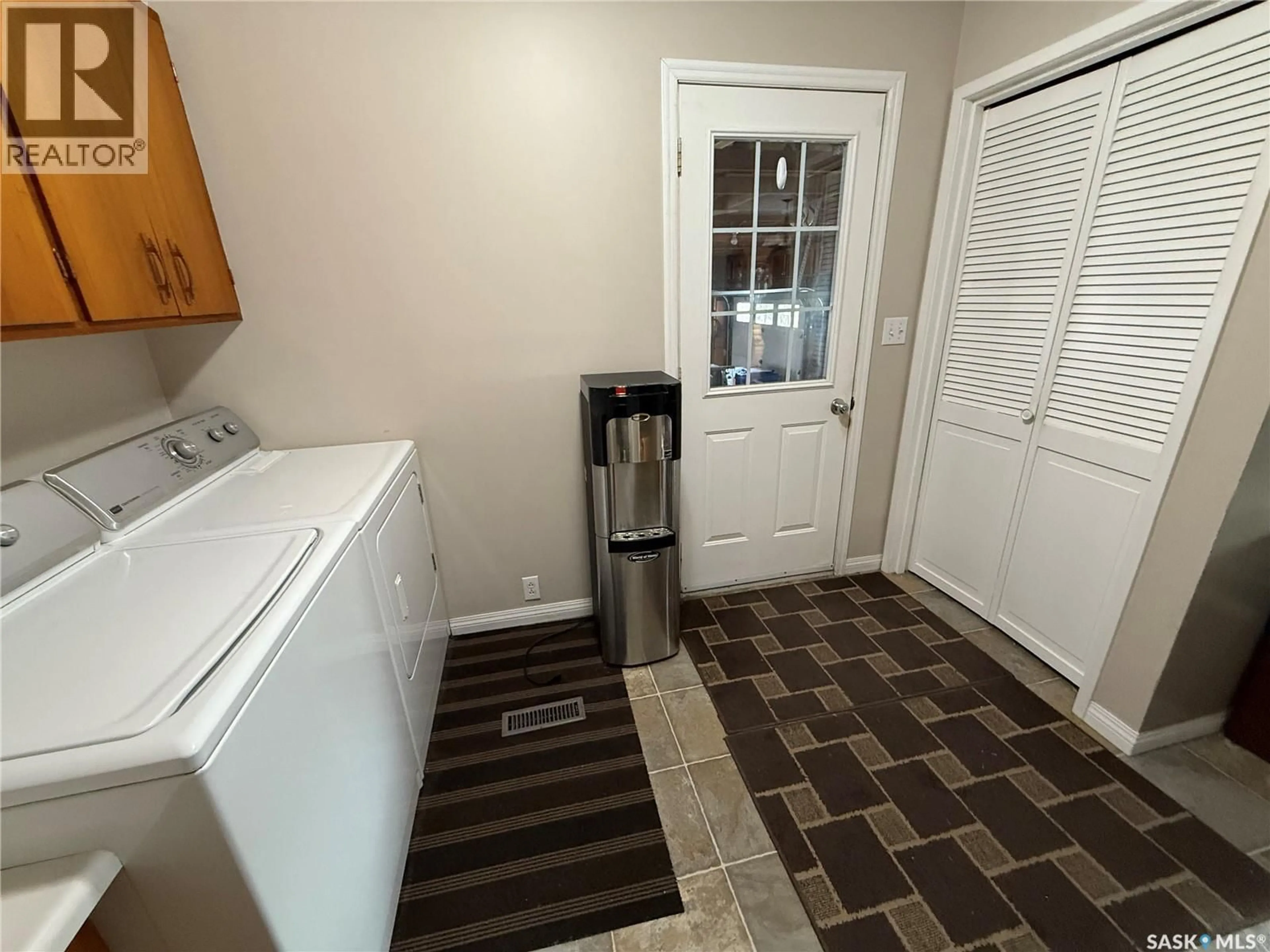 Laundry room for 112 BENNETT STREET, Lampman Saskatchewan S0C1N0