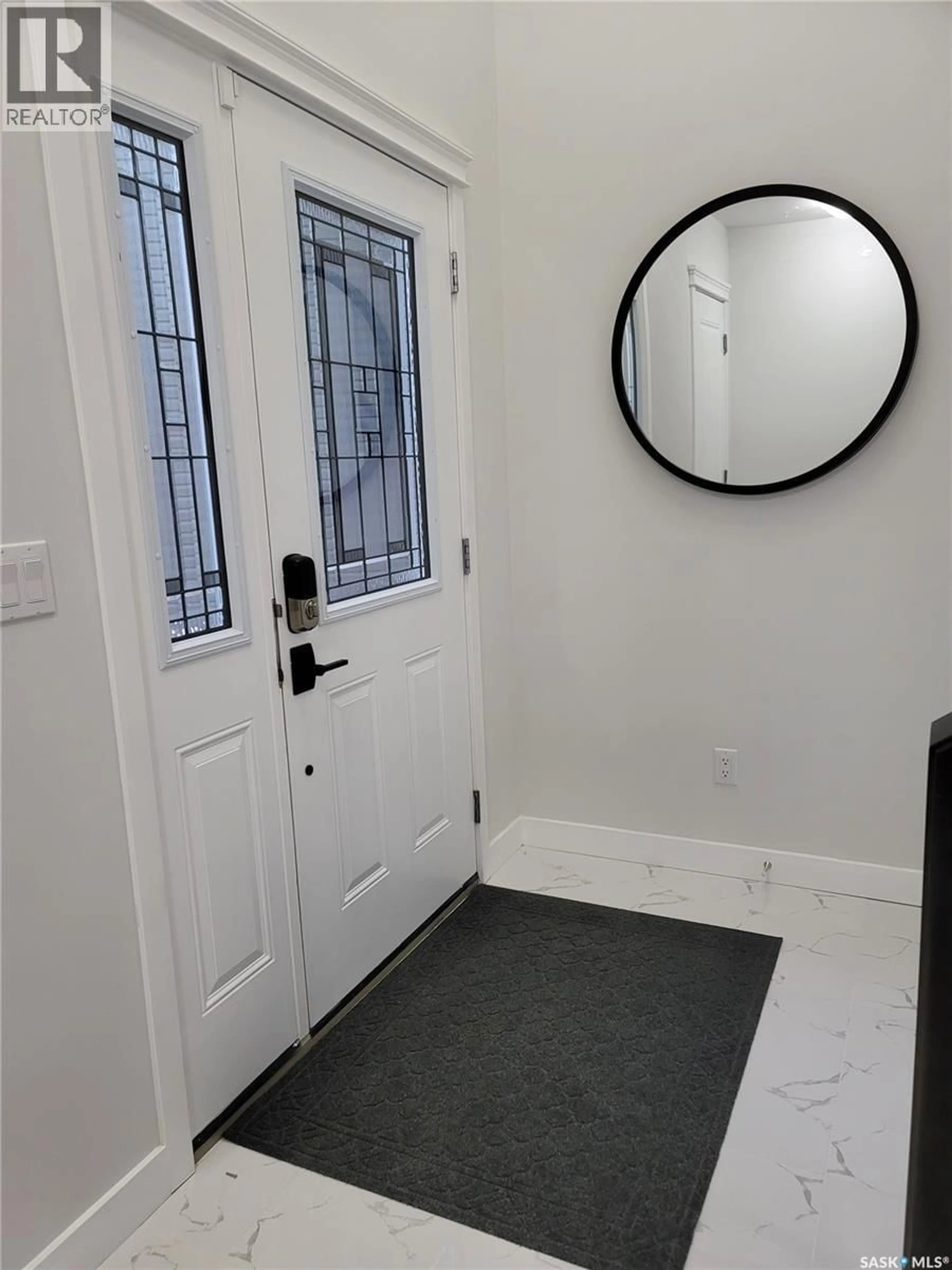 Indoor entryway for 539 ELLS CRESCENT, Saskatoon Saskatchewan S7L6K8