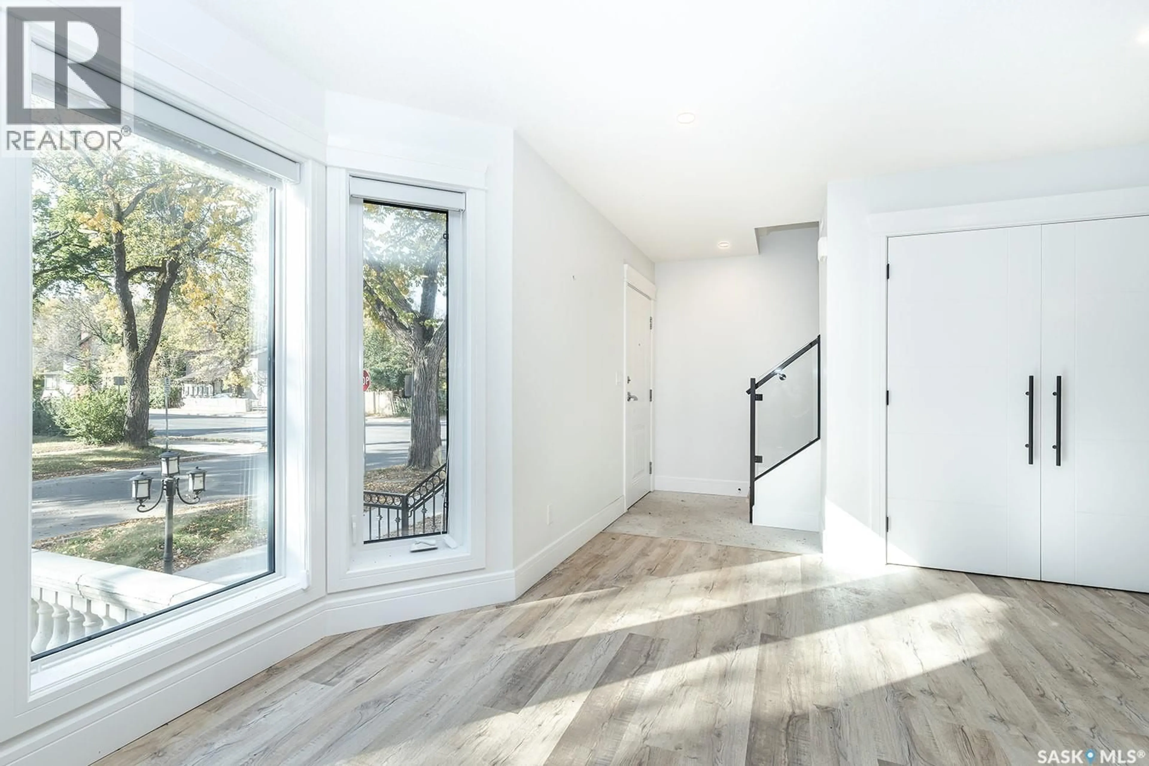Indoor entryway for 1003 OSLER STREET, Saskatoon Saskatchewan S7N0T5
