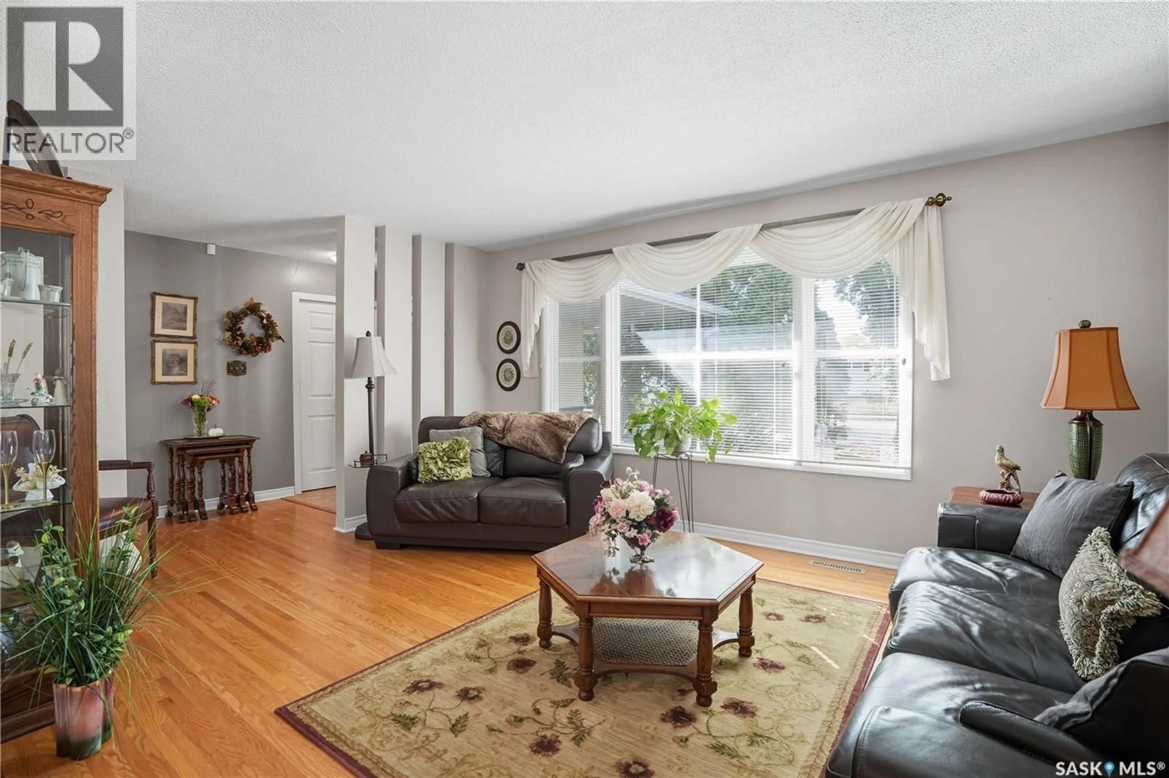 Living room with furniture, unknown for 277 COLDWELL ROAD, Regina Saskatchewan S4R4L4