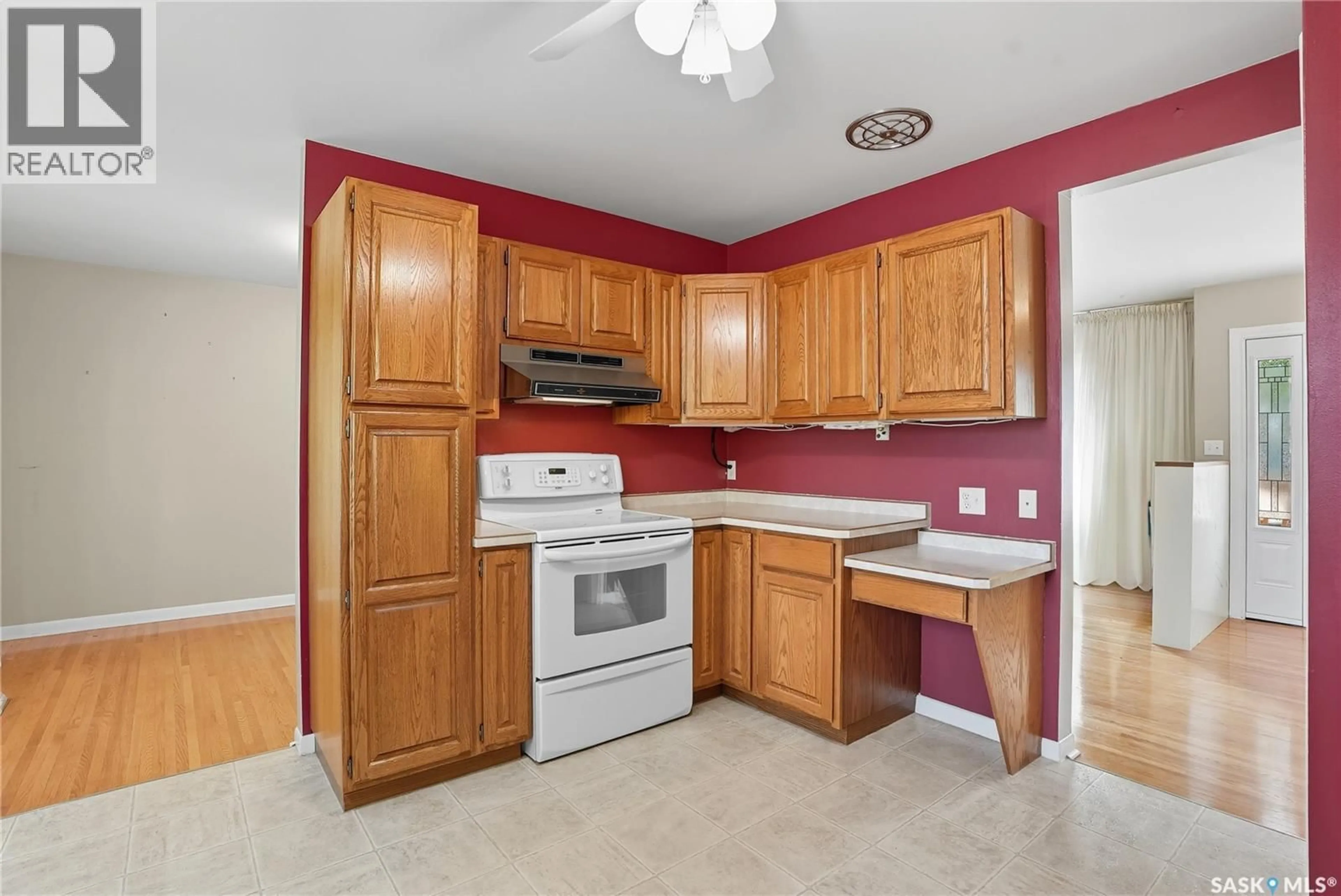 Standard kitchen, unknown for 515 GARRISON CRESCENT, Saskatoon Saskatchewan S7H2Z9