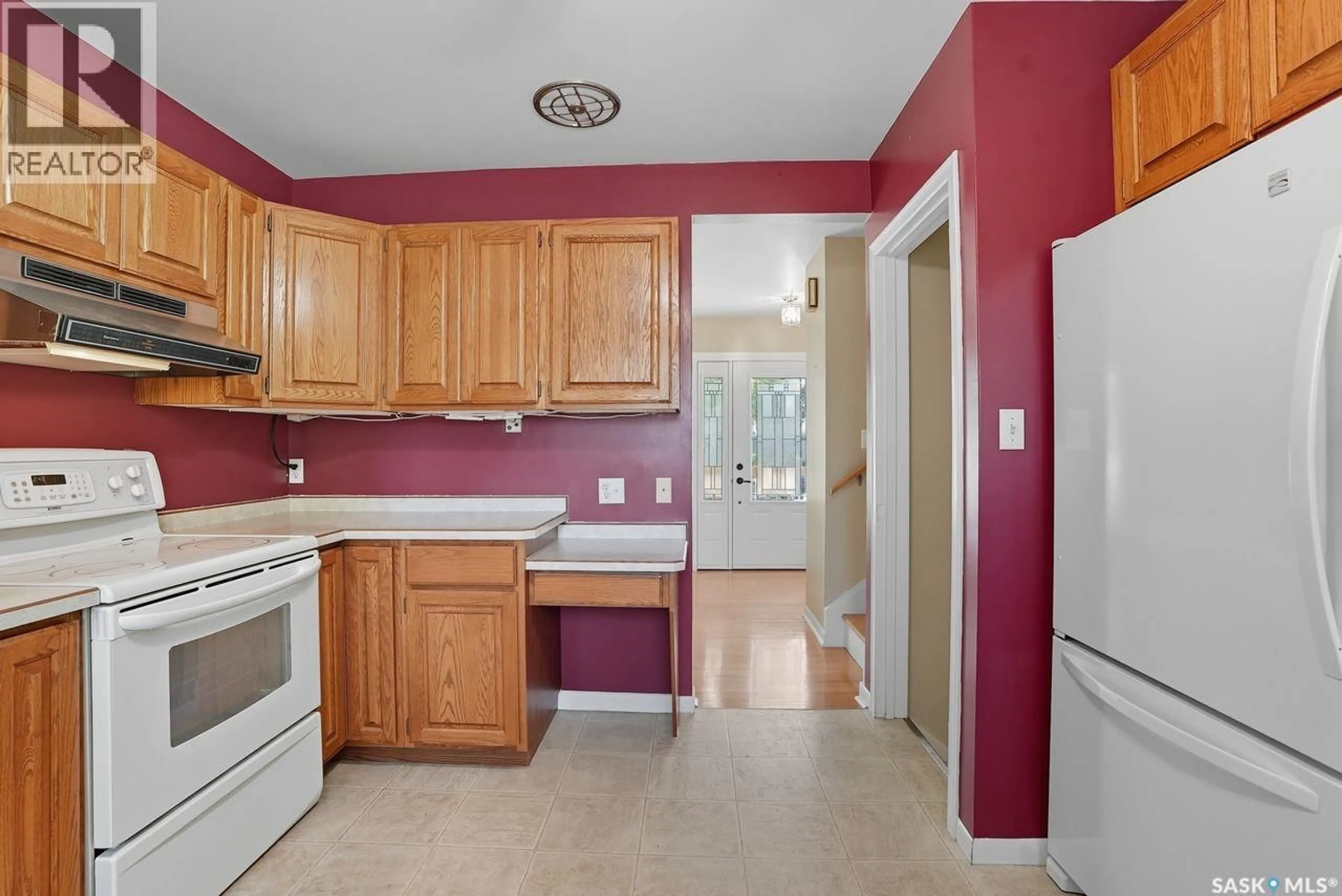 Standard kitchen, ceramic/tile floor for 515 GARRISON CRESCENT, Saskatoon Saskatchewan S7H2Z9