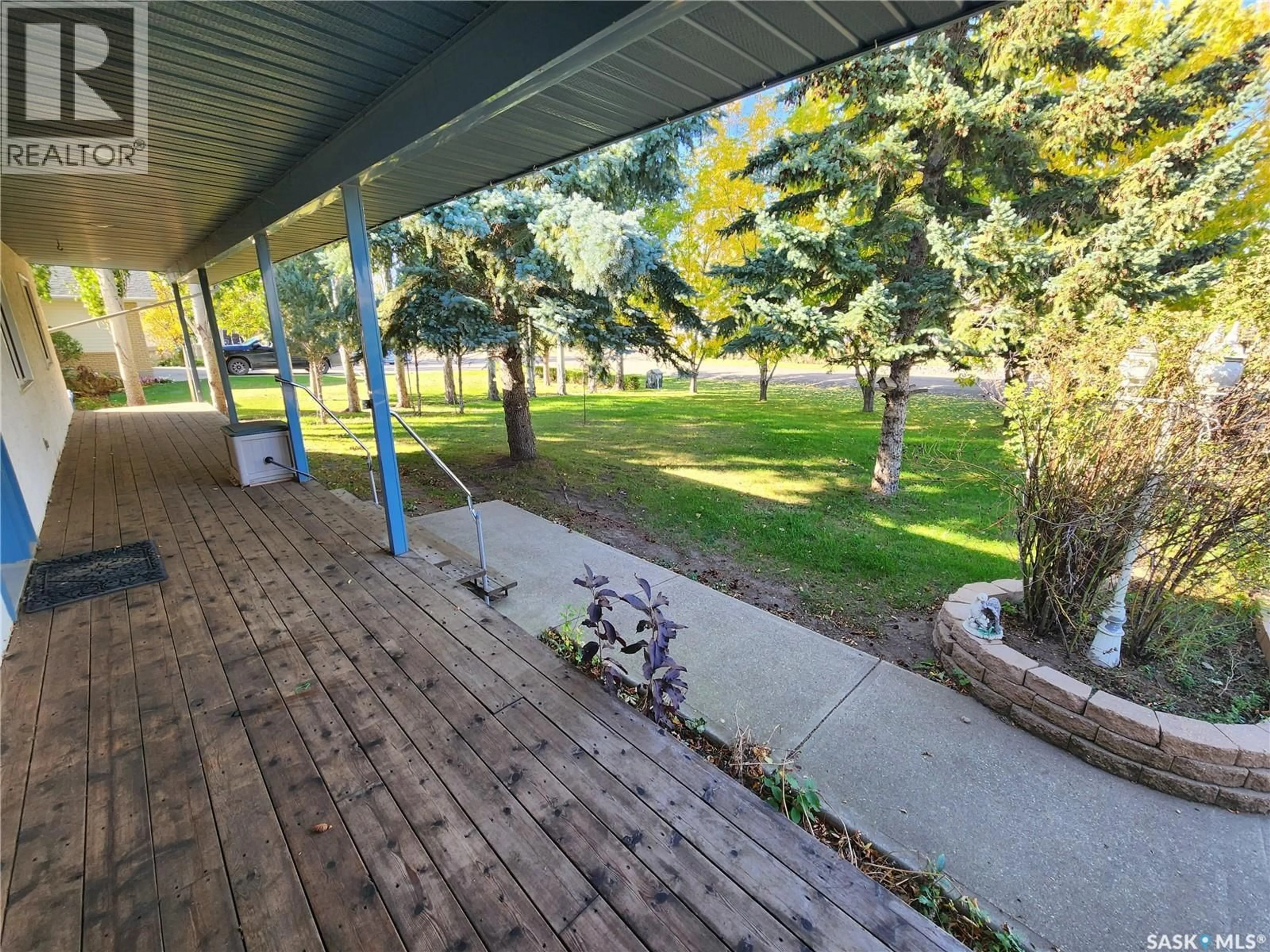 A pic from outside/outdoor area/front of a property/back of a property/a pic from drone, water/lake/river/ocean view for 902 DRADER STREET, Estevan Saskatchewan S4A0V6
