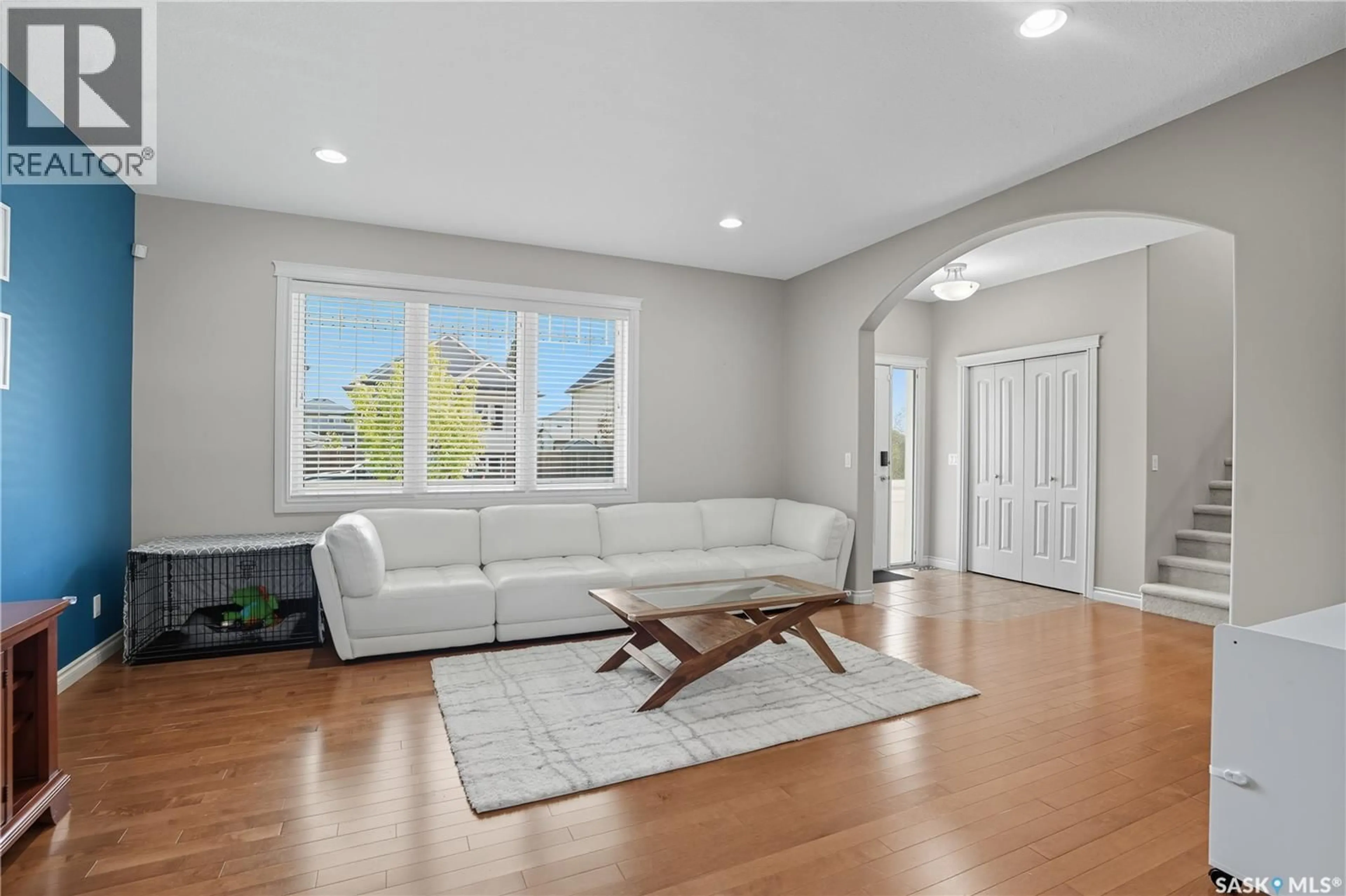 Living room with furniture, unknown for 731 WILLOWGROVE AVENUE, Saskatoon Saskatchewan S7W0A9