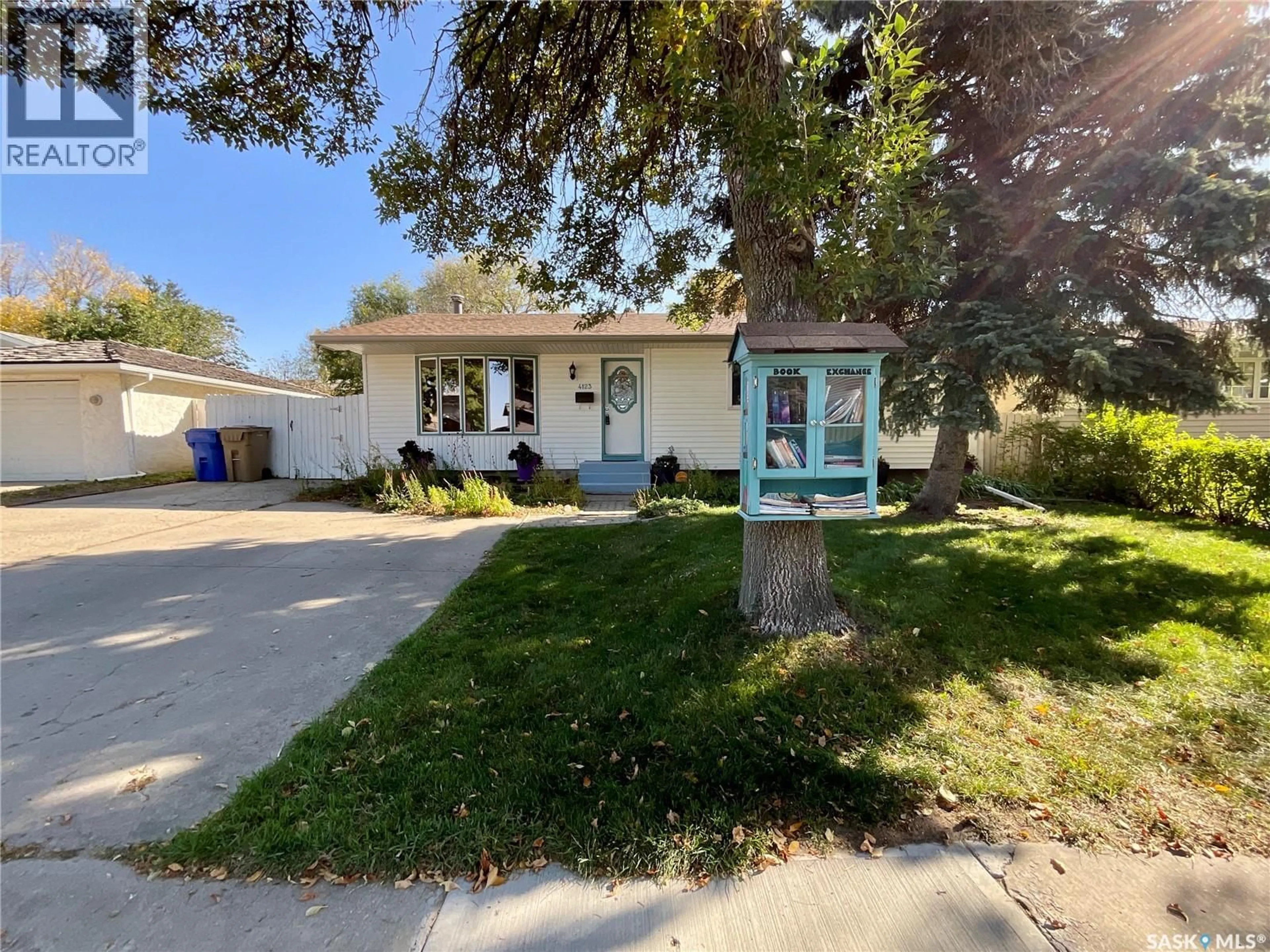 Home with vinyl exterior material, street for 4123 PASQUA STREET, Regina Saskatchewan S4S6H3