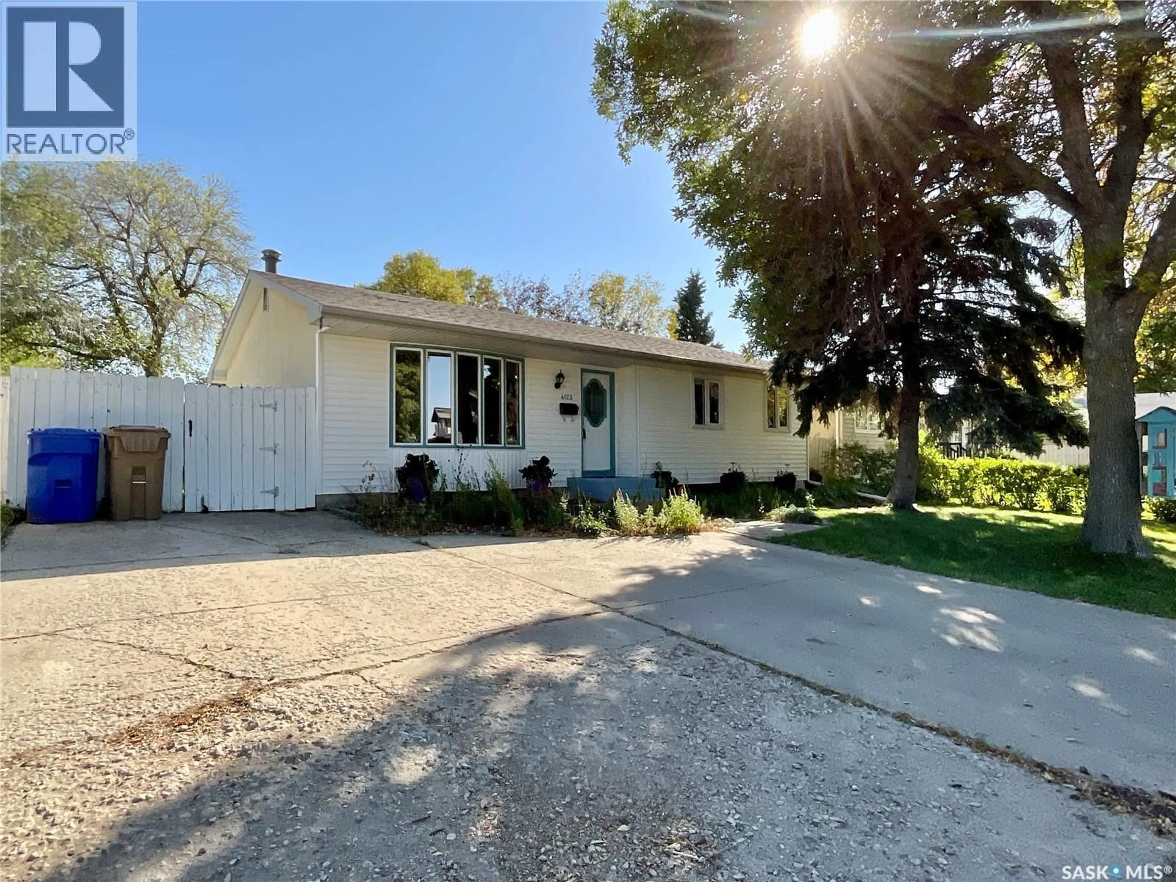 Home with vinyl exterior material, street for 4123 PASQUA STREET, Regina Saskatchewan S4S6H3