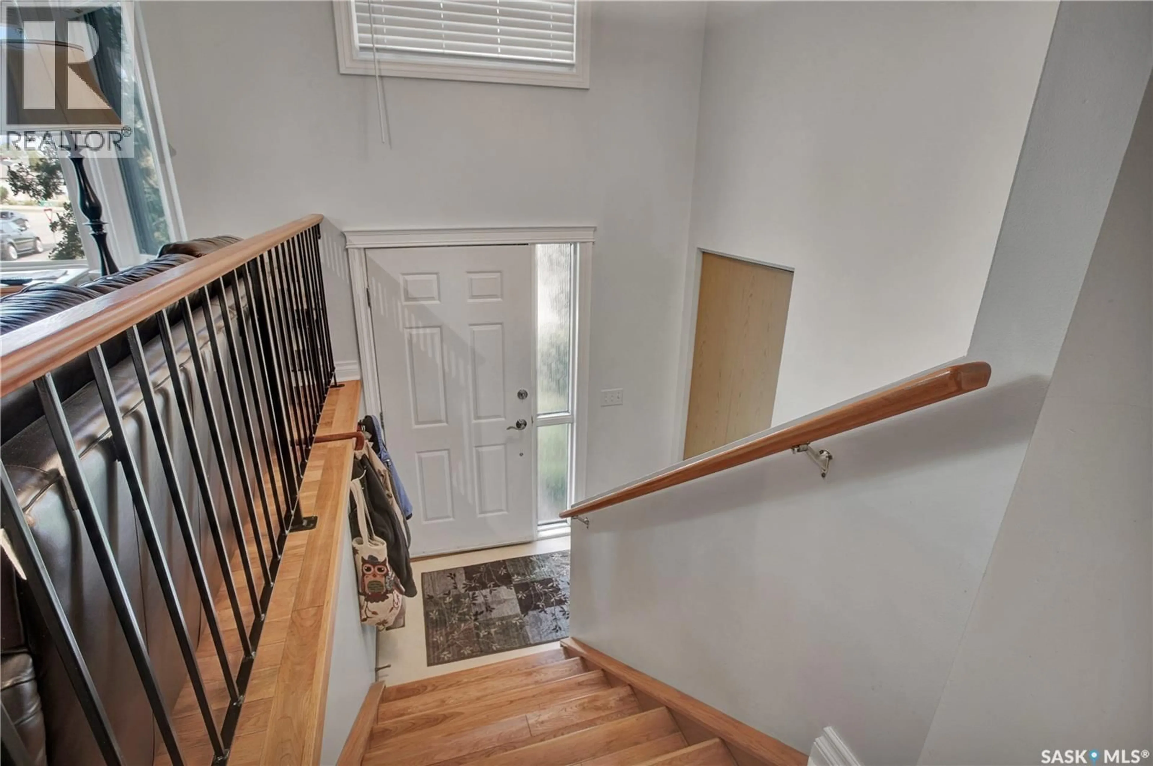 Stairs for 426 4TH AVENUE, Martensville Saskatchewan S0K2T2