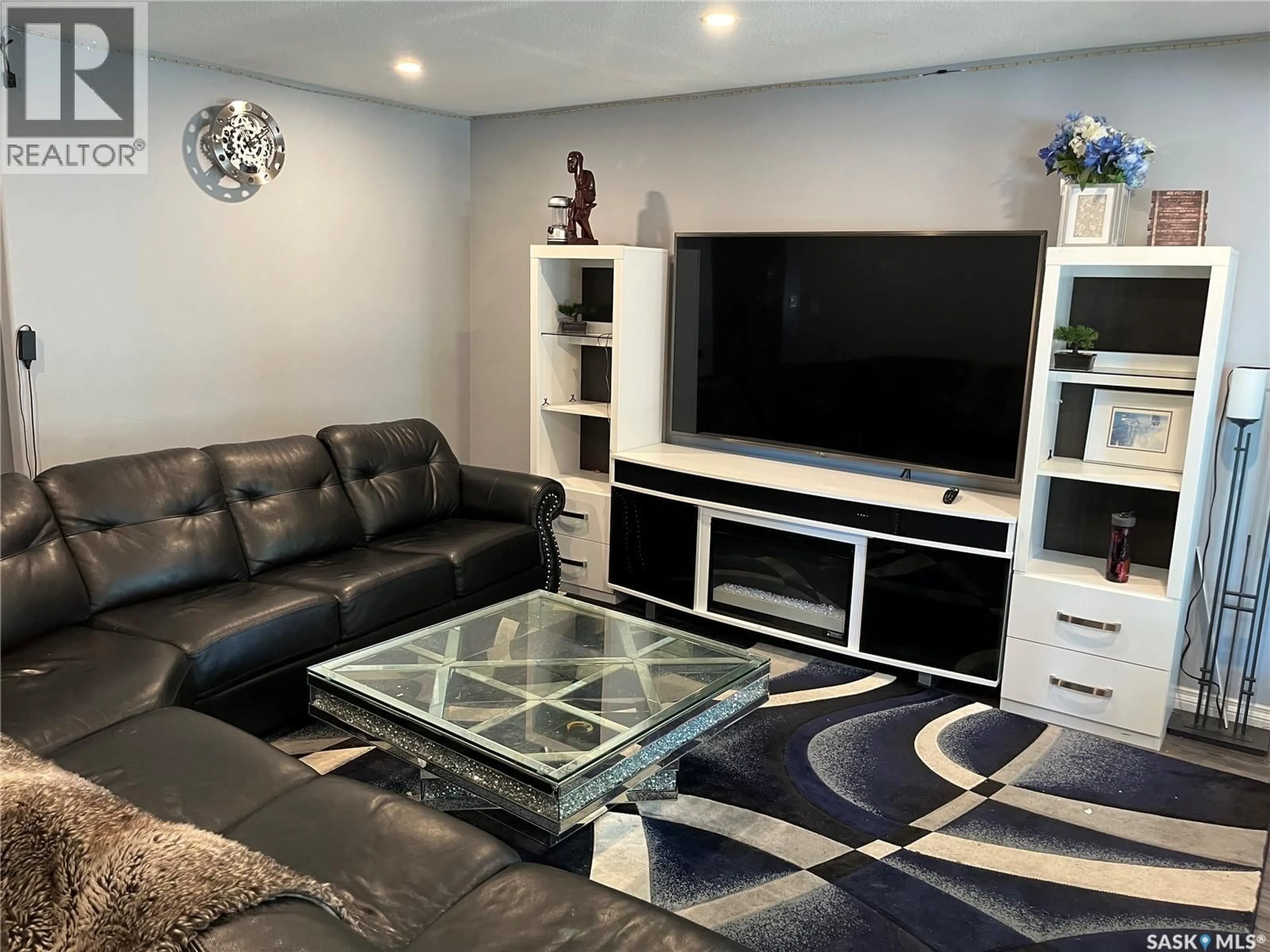 Living room with furniture, unknown for 604 DALGLIESH DRIVE, Regina Saskatchewan S4R6L8