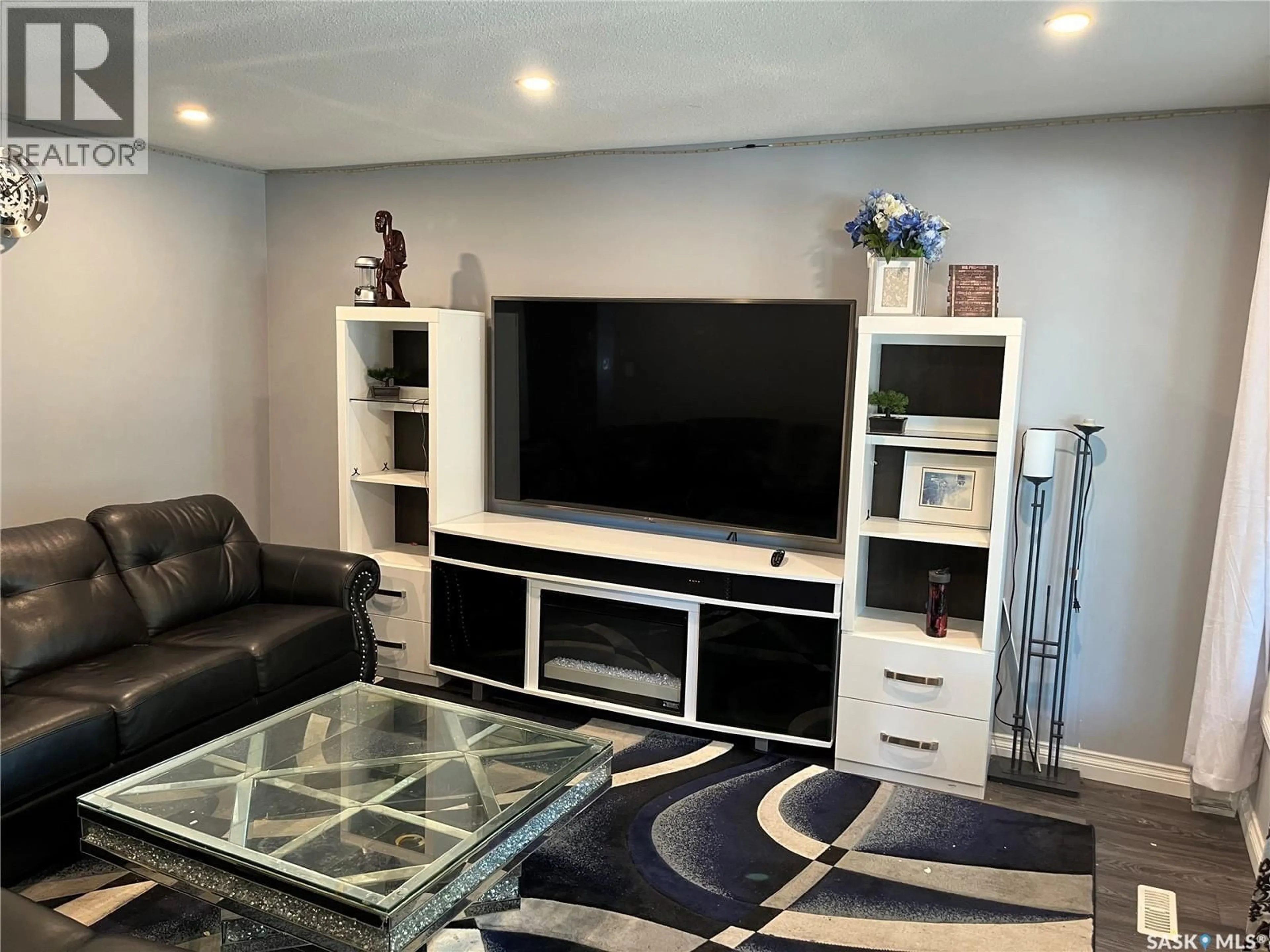Living room with furniture, unknown for 604 DALGLIESH DRIVE, Regina Saskatchewan S4R6L8