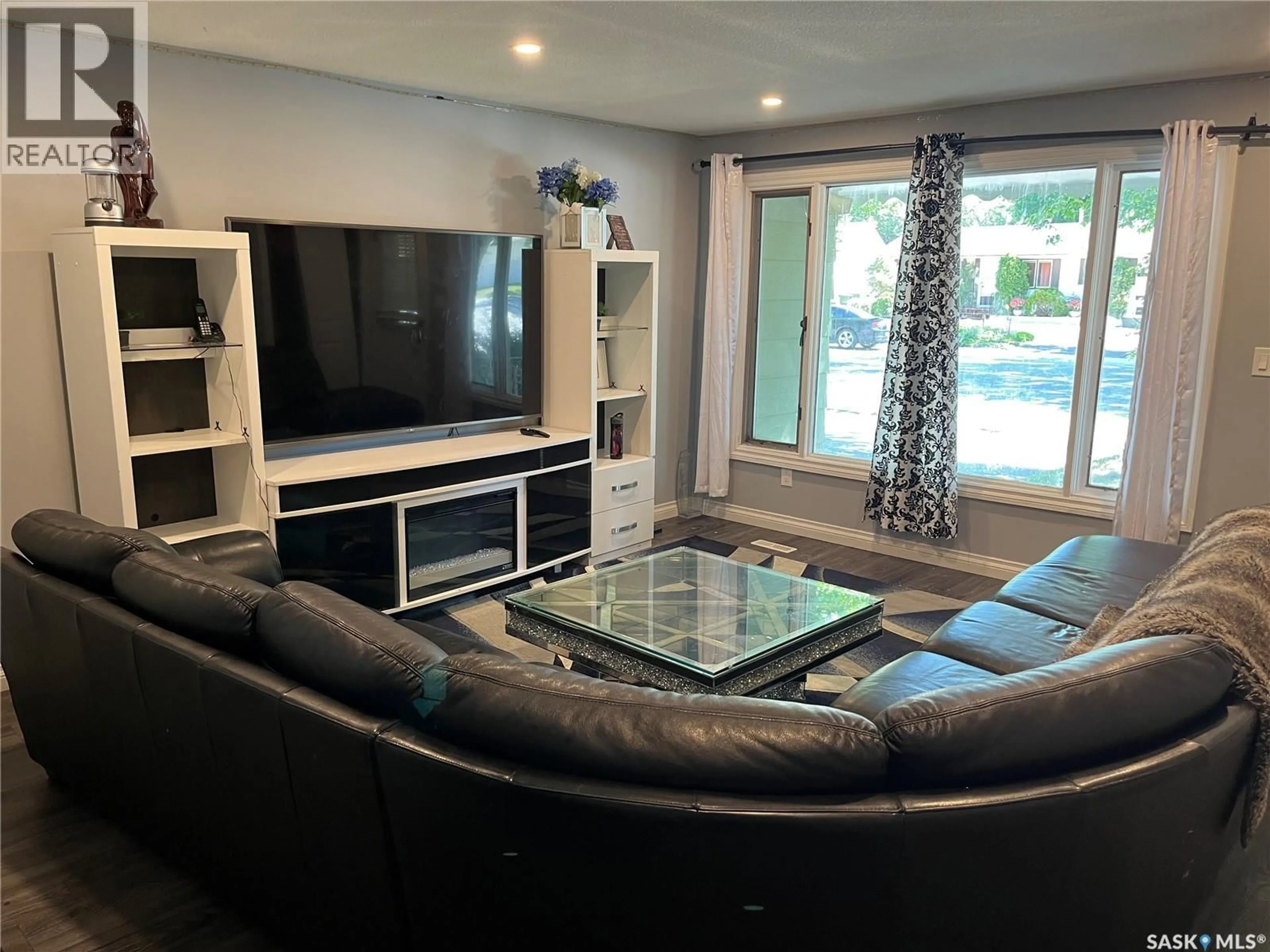 Living room with furniture, unknown for 604 DALGLIESH DRIVE, Regina Saskatchewan S4R6L8