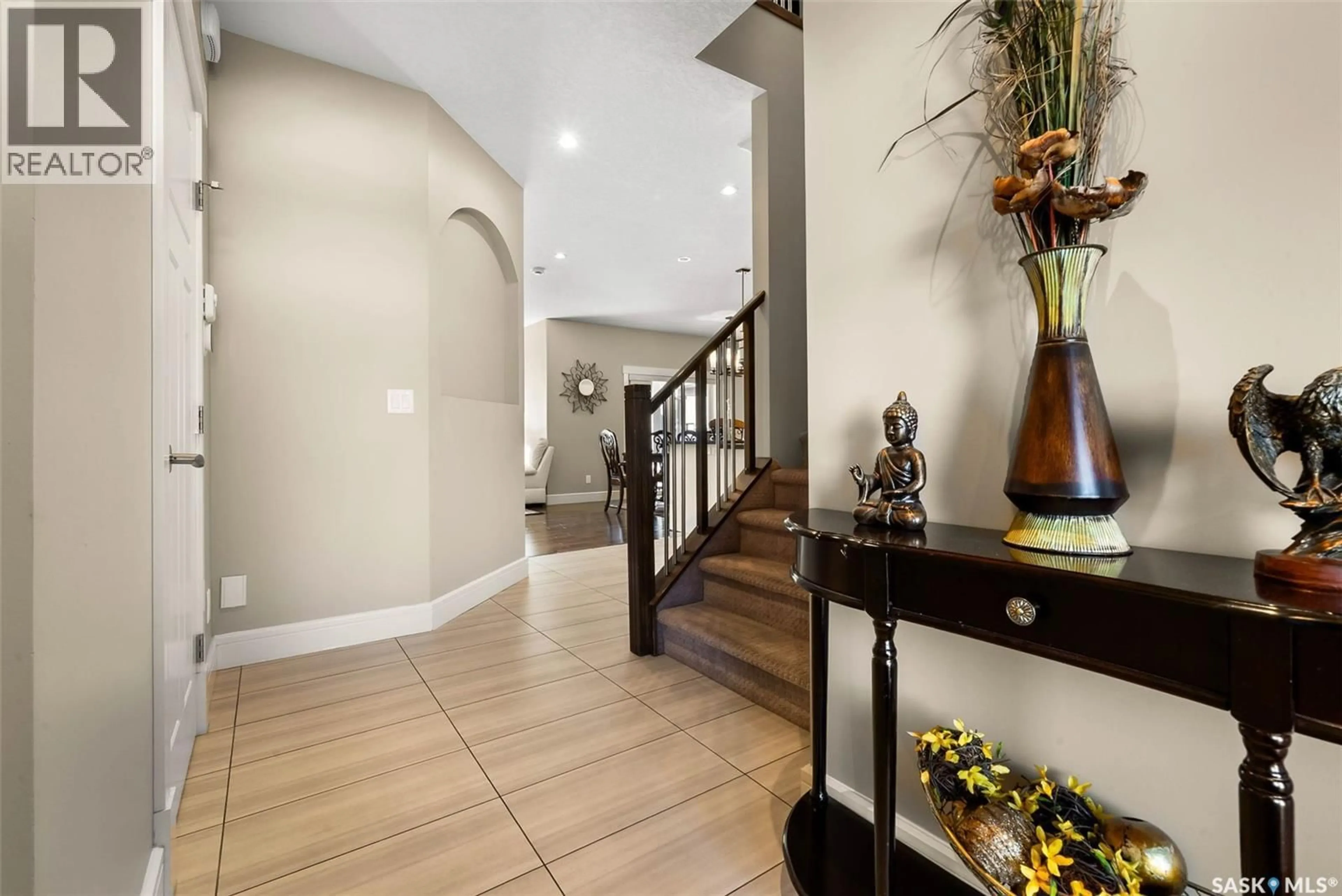 Indoor foyer for 5221 CANUCK CRESCENT, Regina Saskatchewan S4W0H1