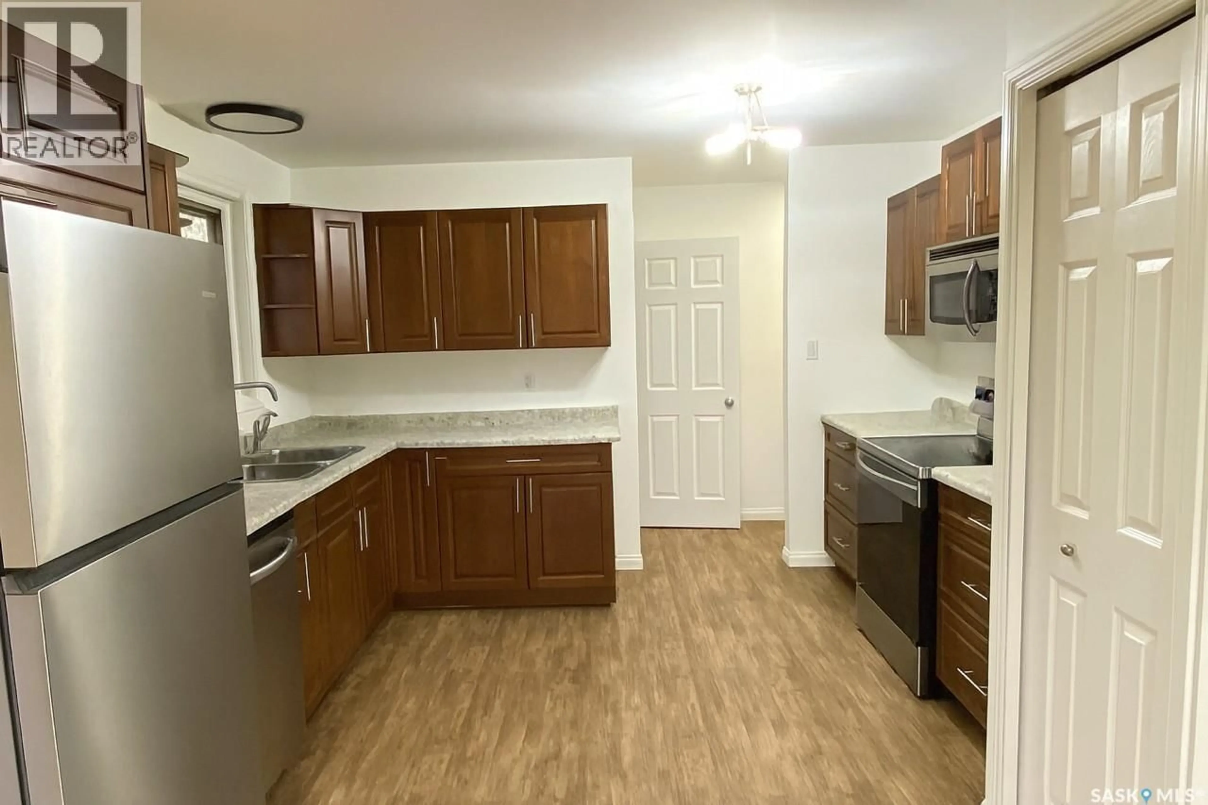 Standard kitchen, unknown for 159 DUNCAN STREET, Yorkton Saskatchewan S3N0G7