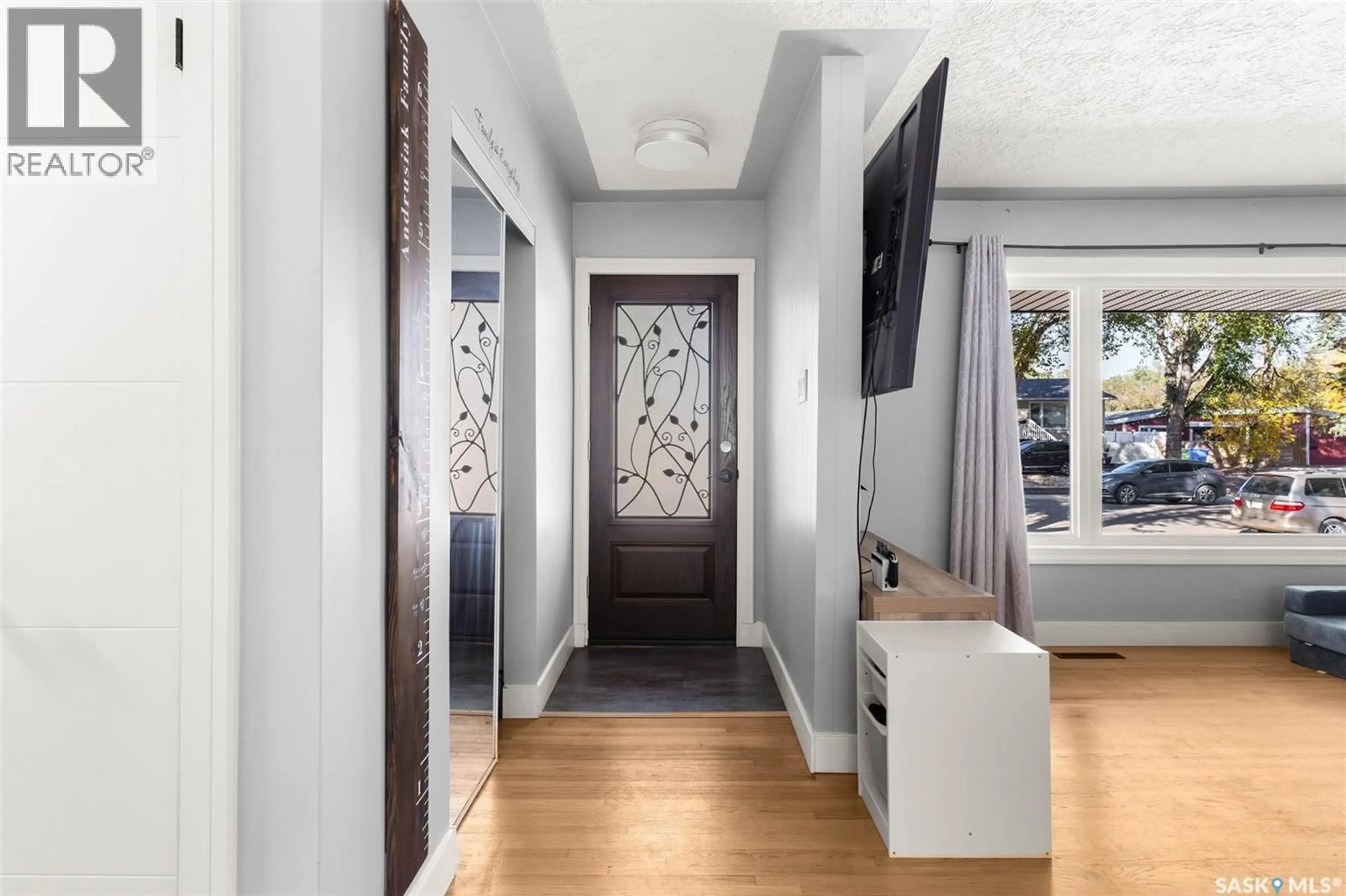 Indoor entryway for 1809 DUFFERIN ROAD, Regina Saskatchewan S4S5A7