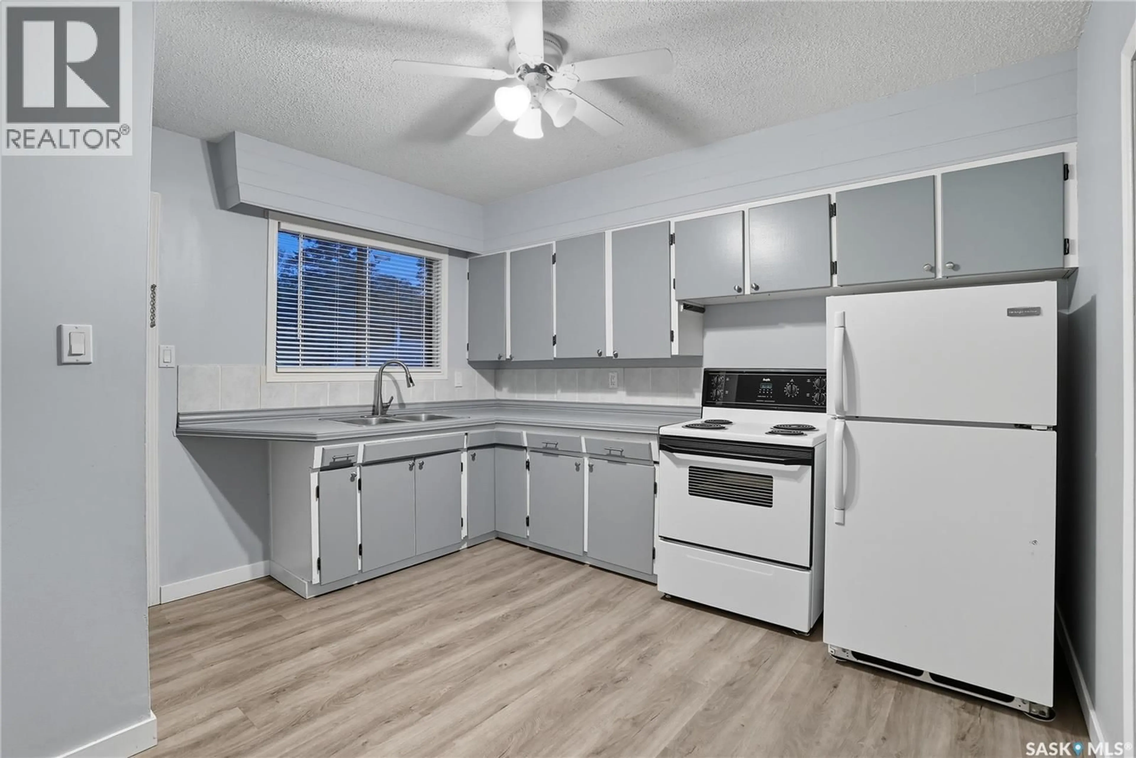 Standard kitchen, unknown for 1708 2ND AVENUE, Saskatoon Saskatchewan S7K2G5