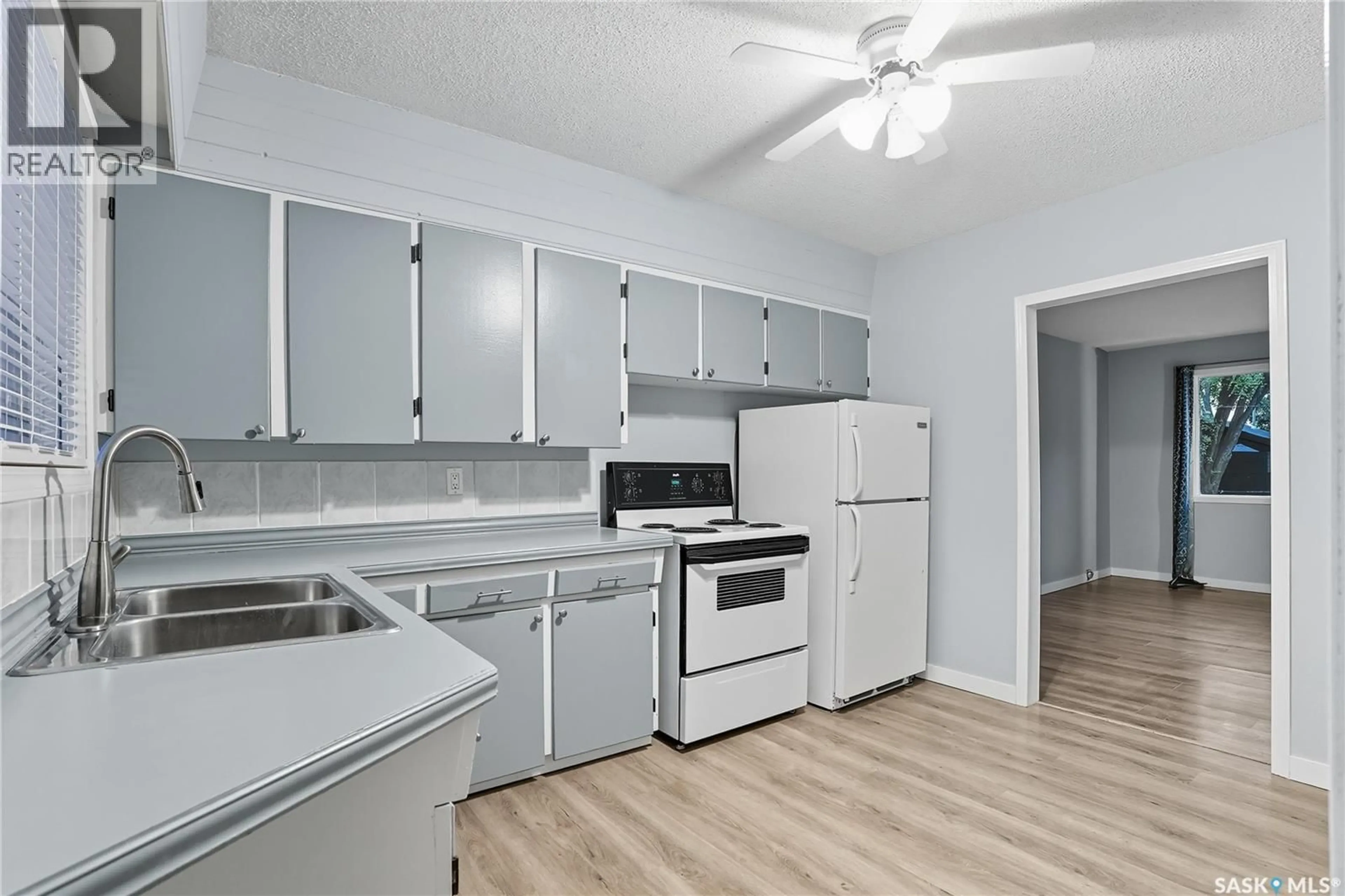 Standard kitchen, unknown for 1708 2ND AVENUE, Saskatoon Saskatchewan S7K2G5