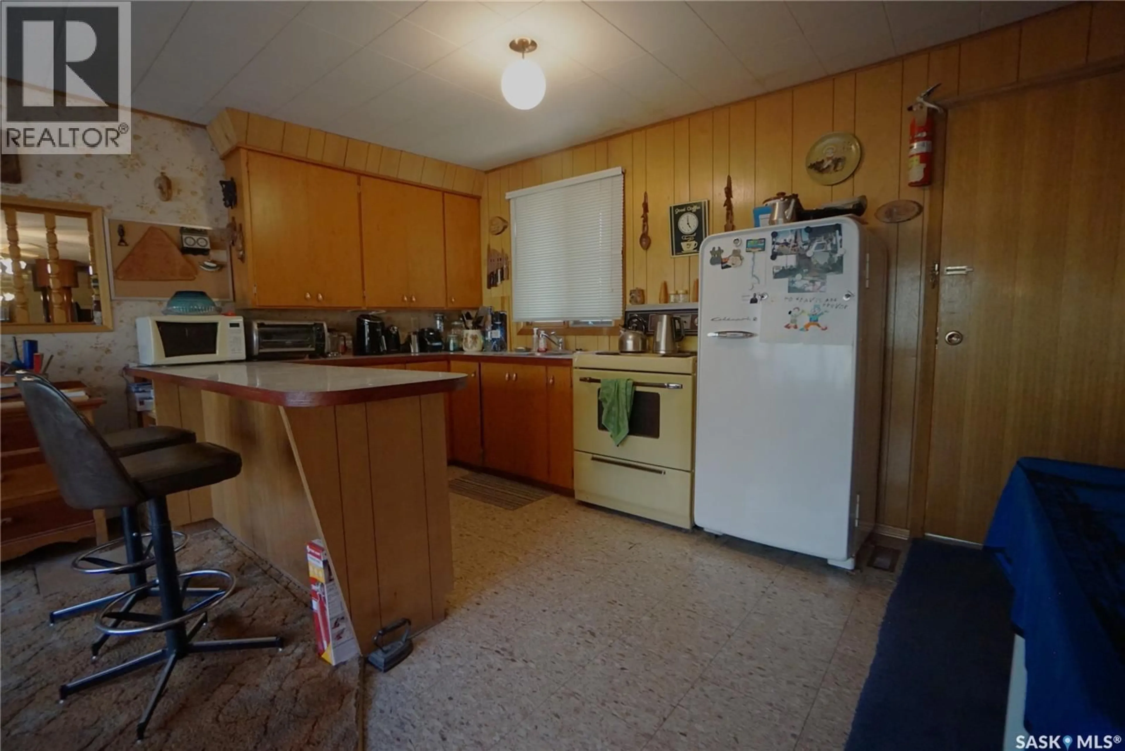 Standard kitchen, unknown for 608 NICOLL LANE, Regina Beach Saskatchewan S0G4C0