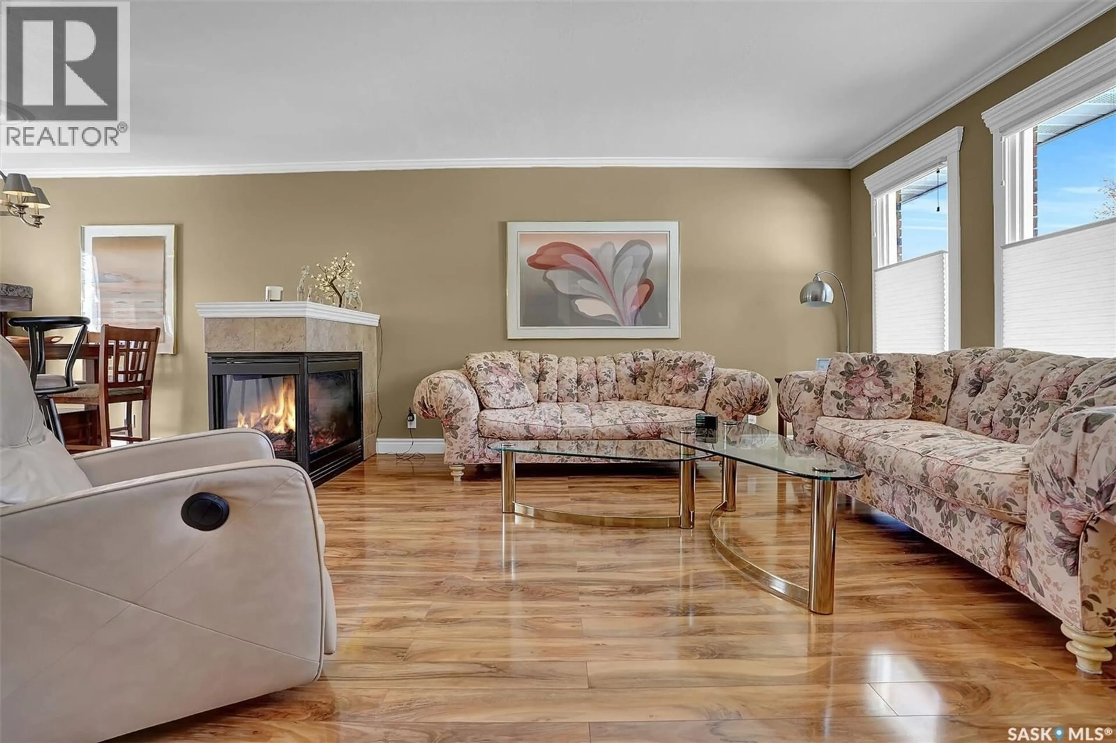 Living room with furniture, unknown for 31 UNIVERSITY PARK DRIVE, Regina Saskatchewan S4V0E1
