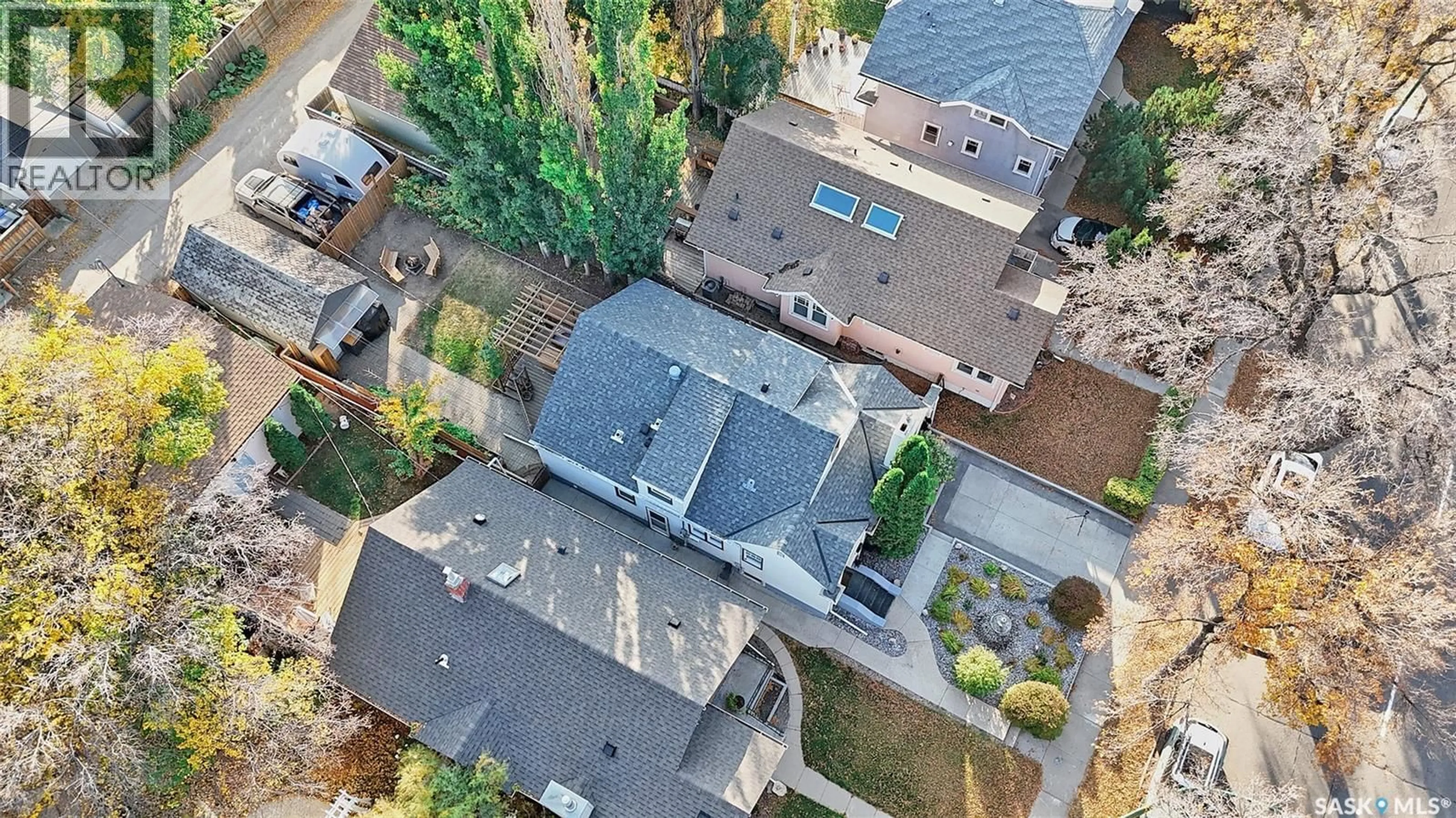 A pic from outside/outdoor area/front of a property/back of a property/a pic from drone, street for 330 8TH STREET, Saskatoon Saskatchewan S7H0P5