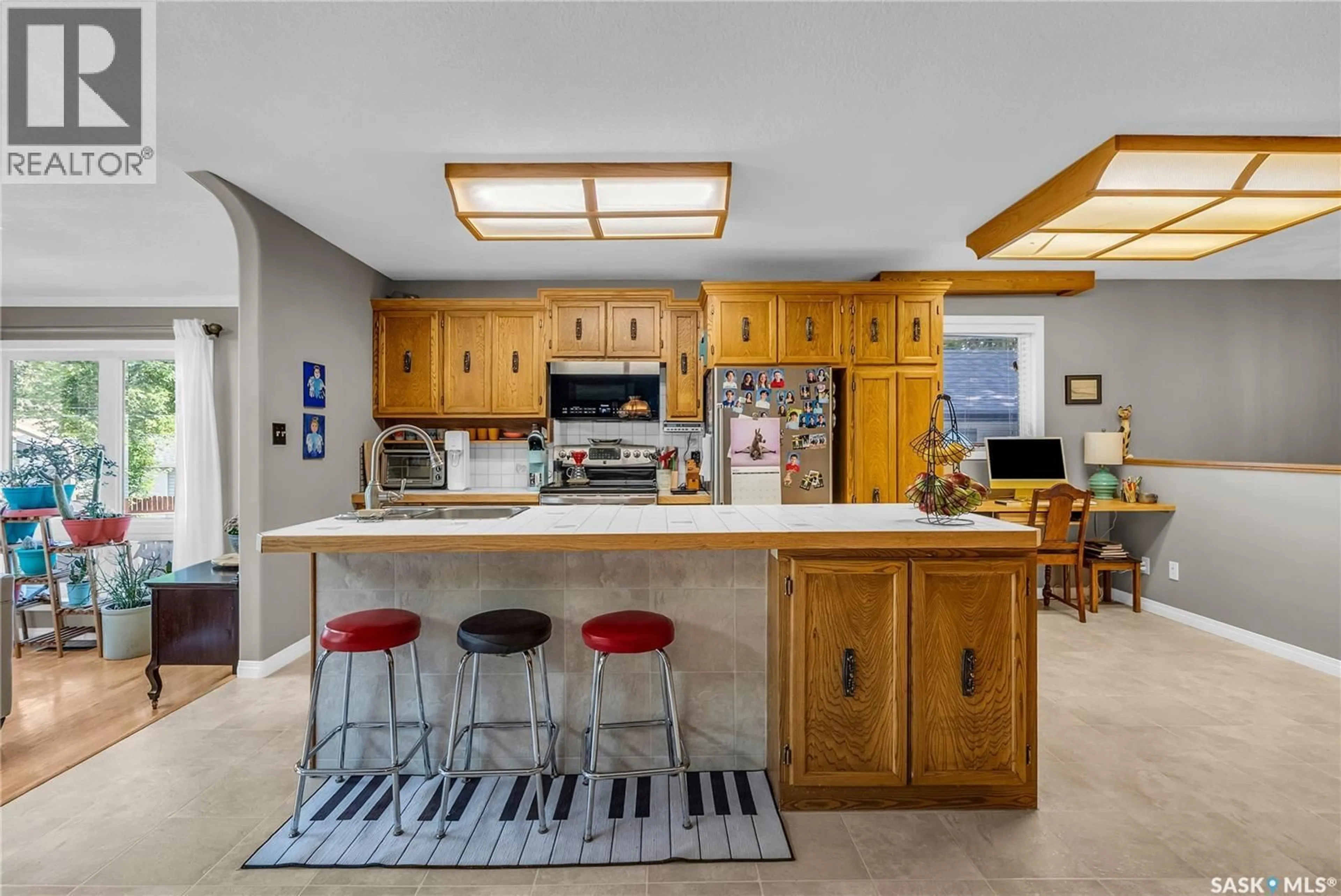 Open concept kitchen, ceramic/tile floor for 1534 9TH AVENUE, Saskatoon Saskatchewan S7K2Z7