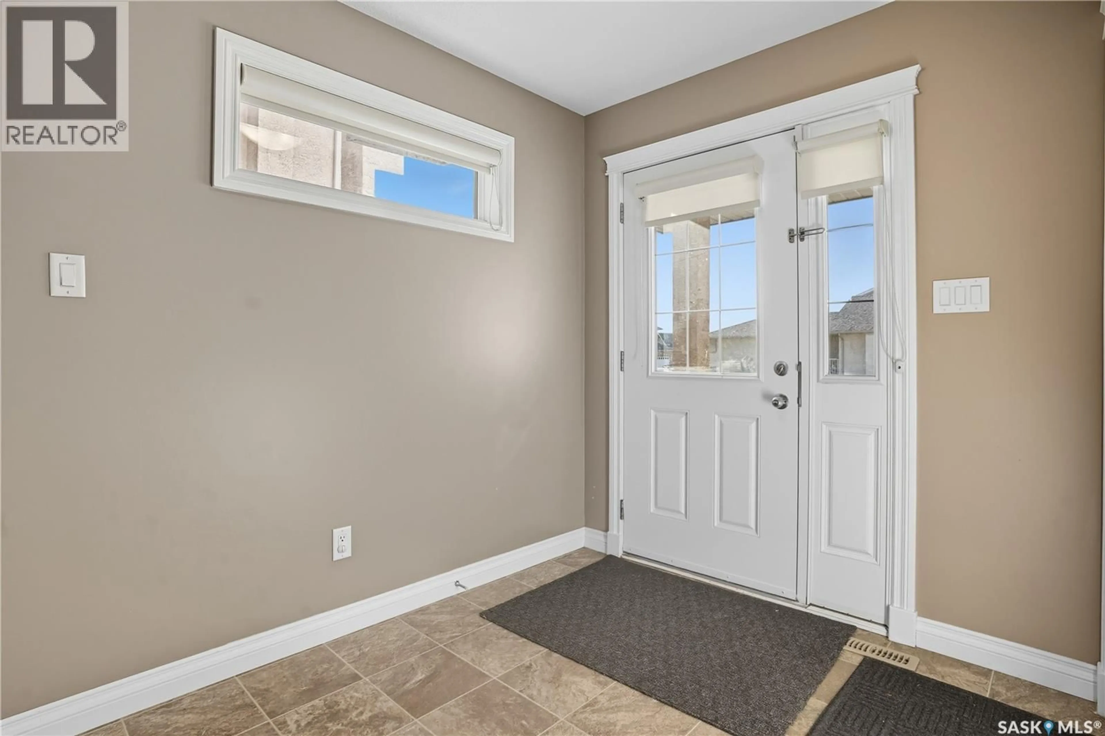 Indoor entryway for 4635 SHERLOCK DRIVE, Regina Saskatchewan S4X0B5
