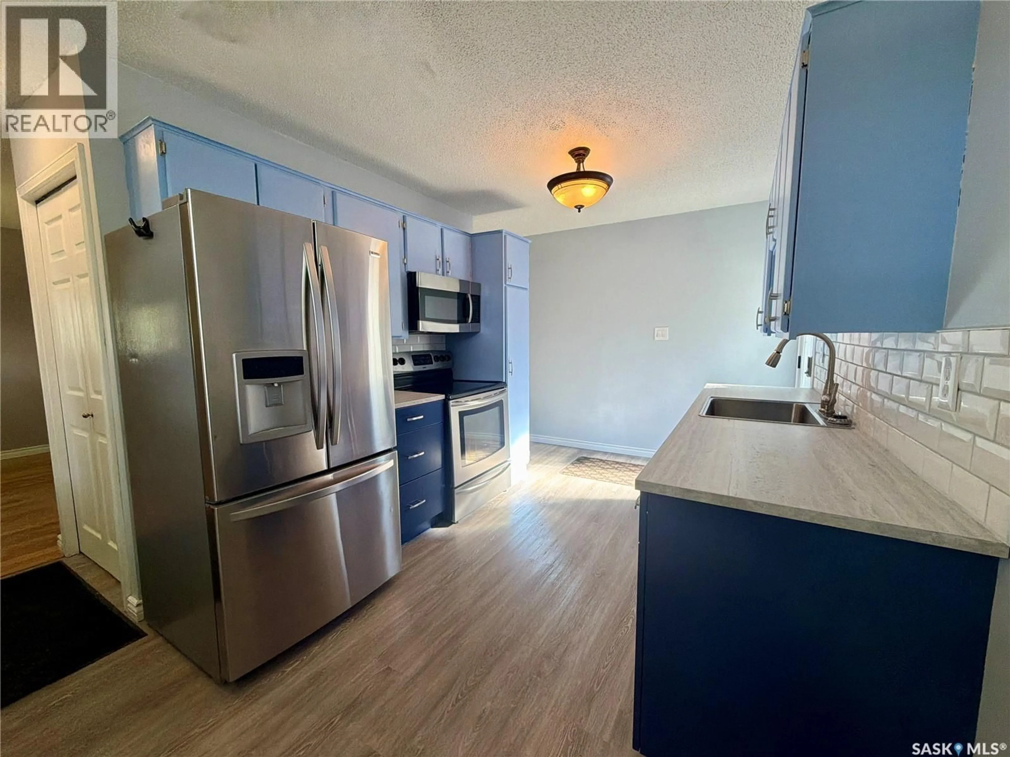 Unknown for 15 MARSHALL CRESCENT, Regina Saskatchewan S4R4Y8