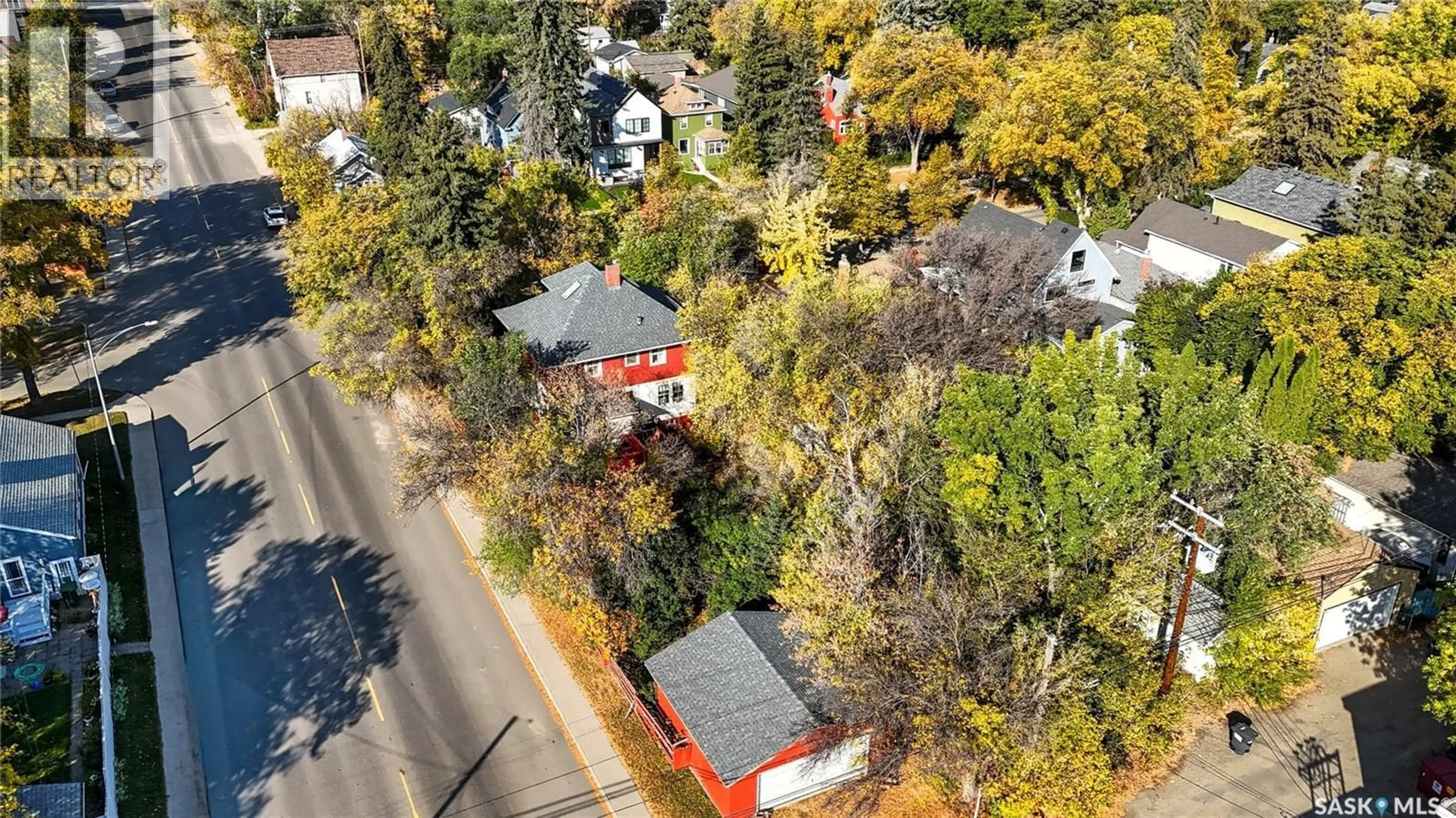 A pic from outside/outdoor area/front of a property/back of a property/a pic from drone, street for 521 ALBERT AVENUE, Saskatoon Saskatchewan S7N1G4