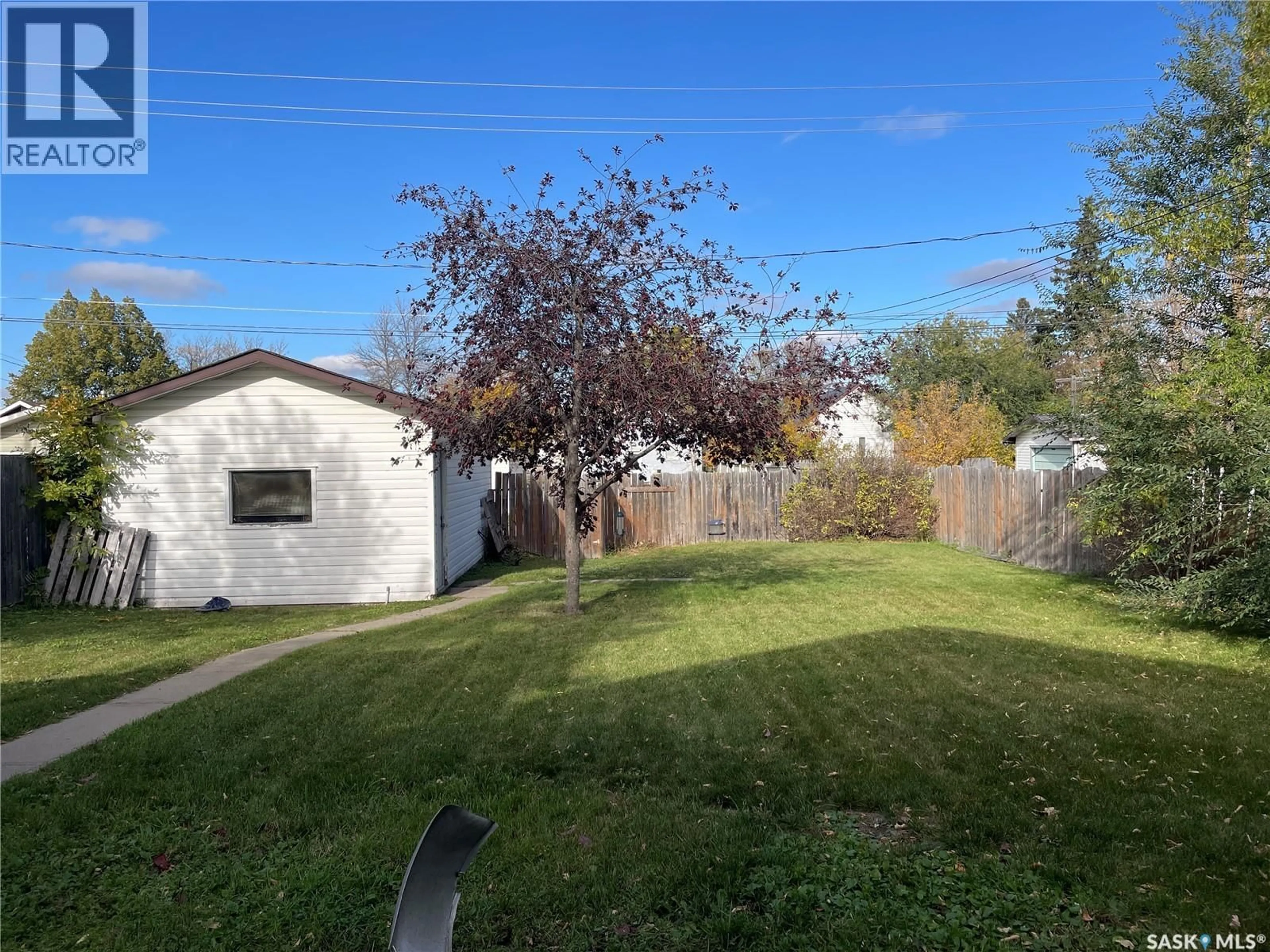 A pic from outside/outdoor area/front of a property/back of a property/a pic from drone, street for 628 5TH STREET, Prince Albert Saskatchewan S6V0M2