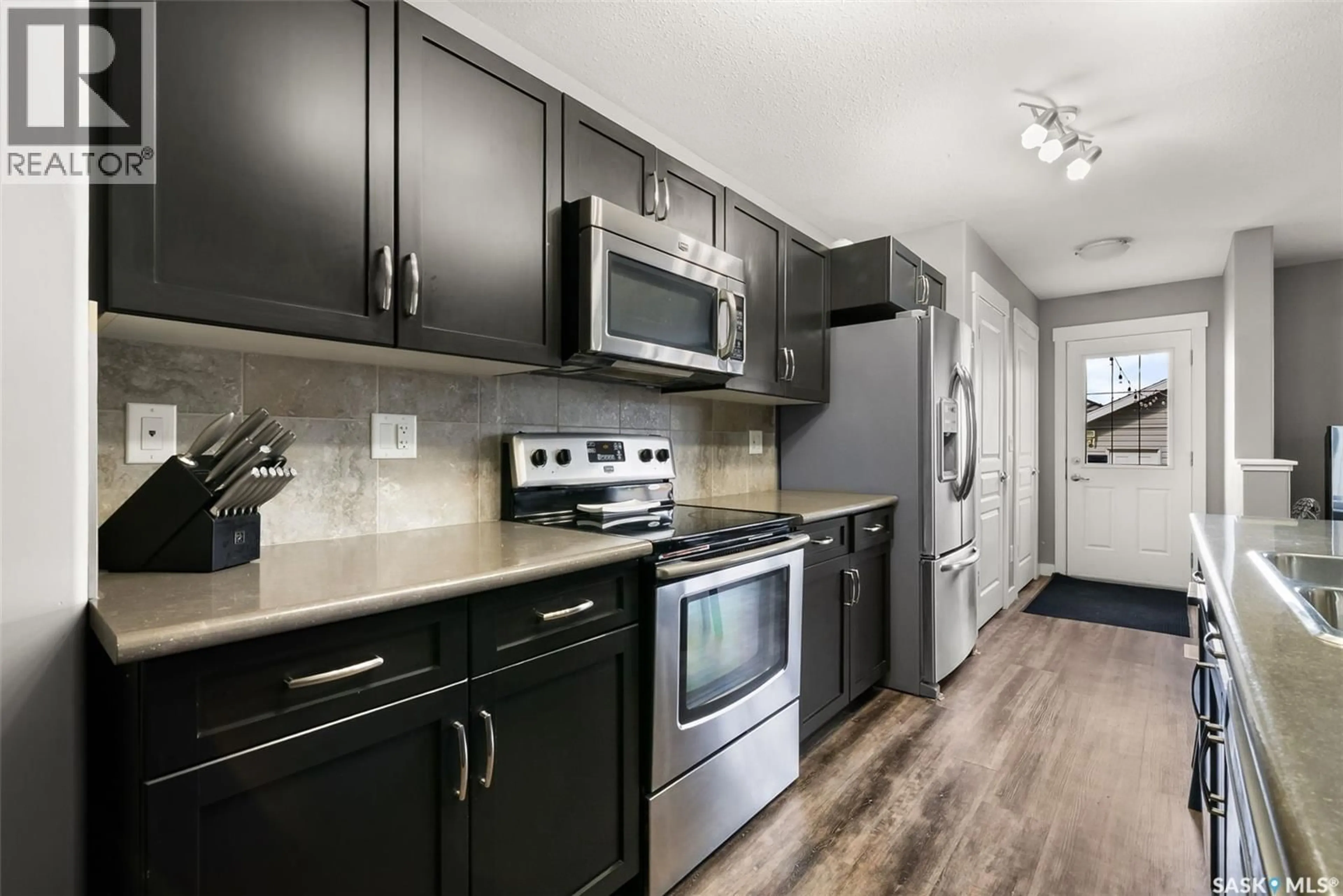 Standard kitchen, unknown for 5330 UNIVERSAL CRESCENT, Regina Saskatchewan S4W0K7