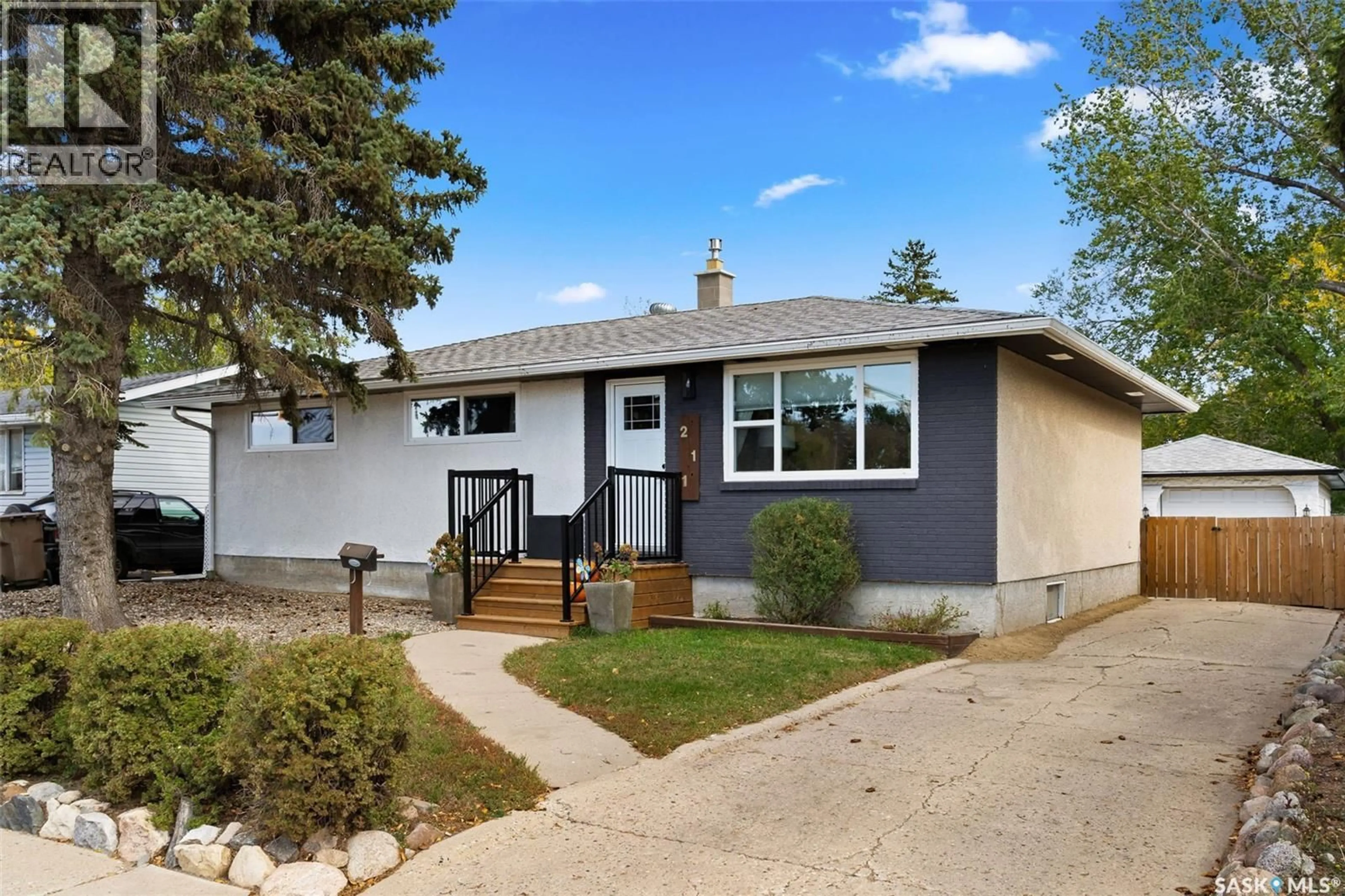 Home with vinyl exterior material, street for 211 ARGYLE STREET, Regina Saskatchewan S4R4C5