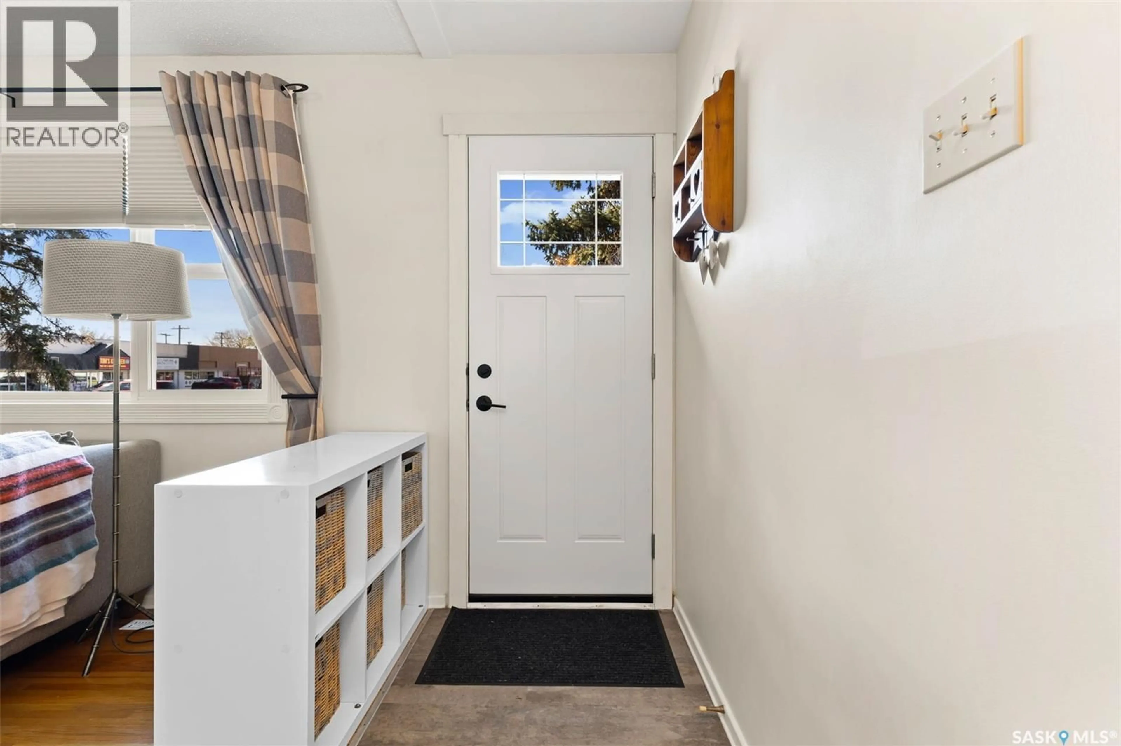 Indoor entryway for 211 ARGYLE STREET, Regina Saskatchewan S4R4C5