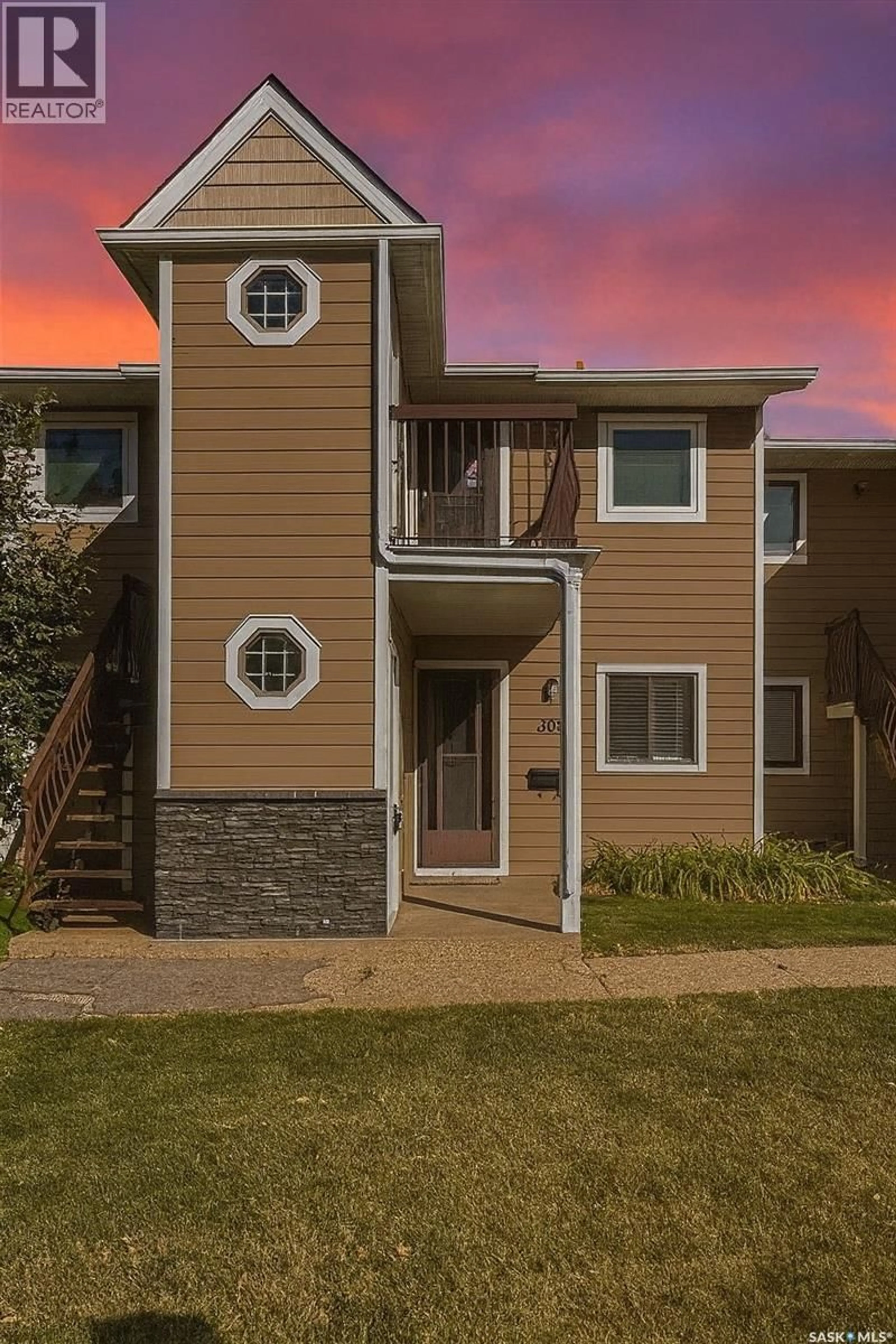 Home with vinyl exterior material, street for 308 CEDAR MEADOW DRIVE, Regina Saskatchewan S4X3J5