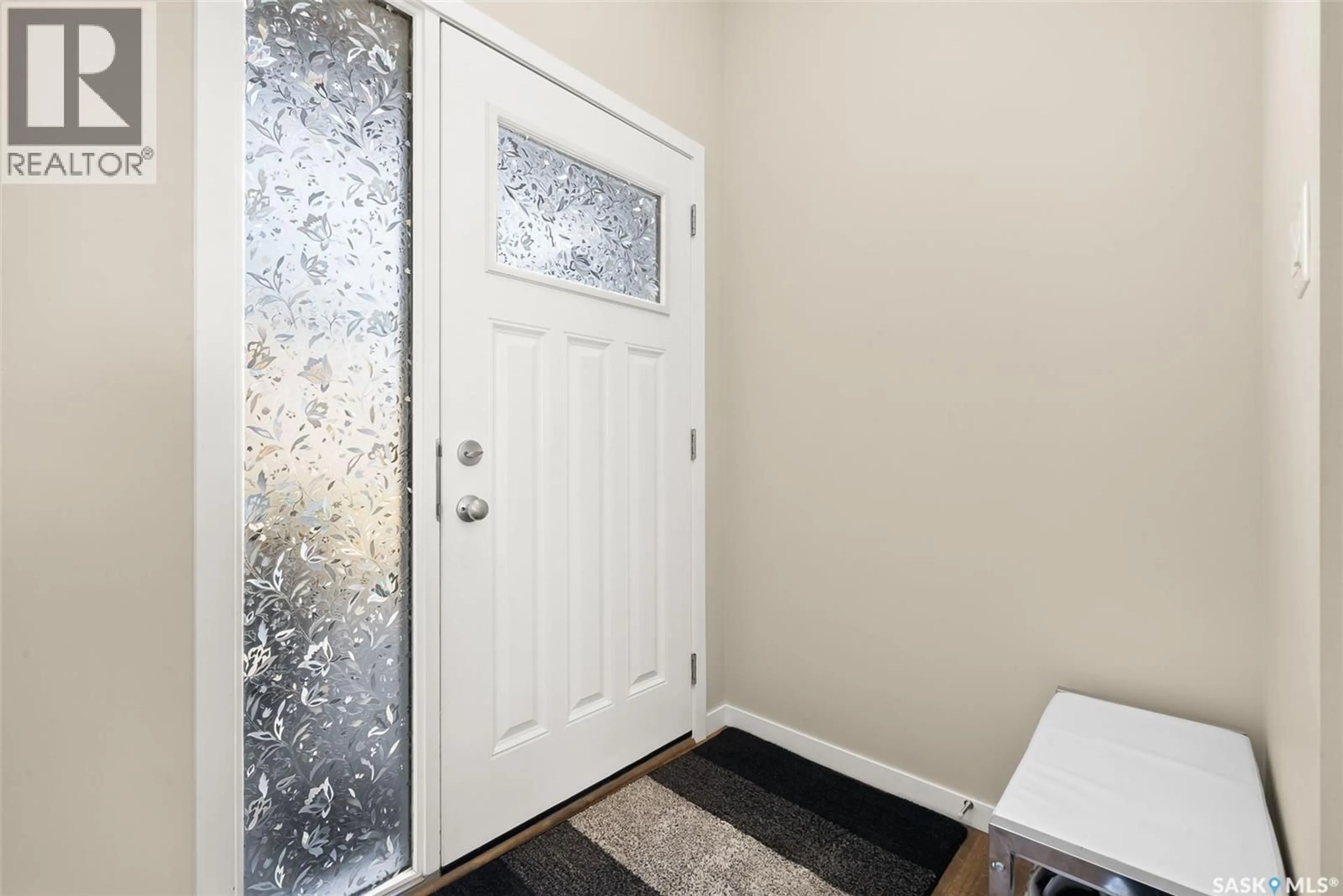 Indoor entryway for 26 5301 BEACON DRIVE, Regina Saskatchewan S4W0R6