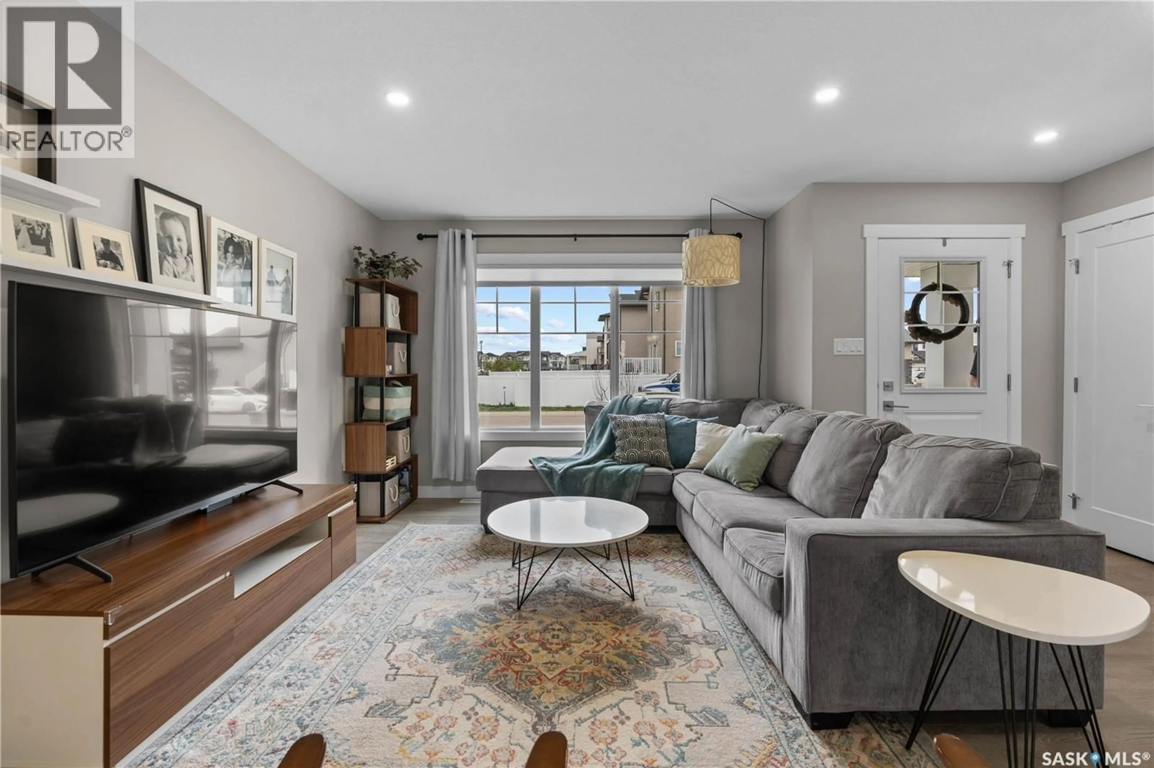 Living room with furniture, unknown for 4729 KELLER AVENUE, Regina Saskatchewan S4V3R6