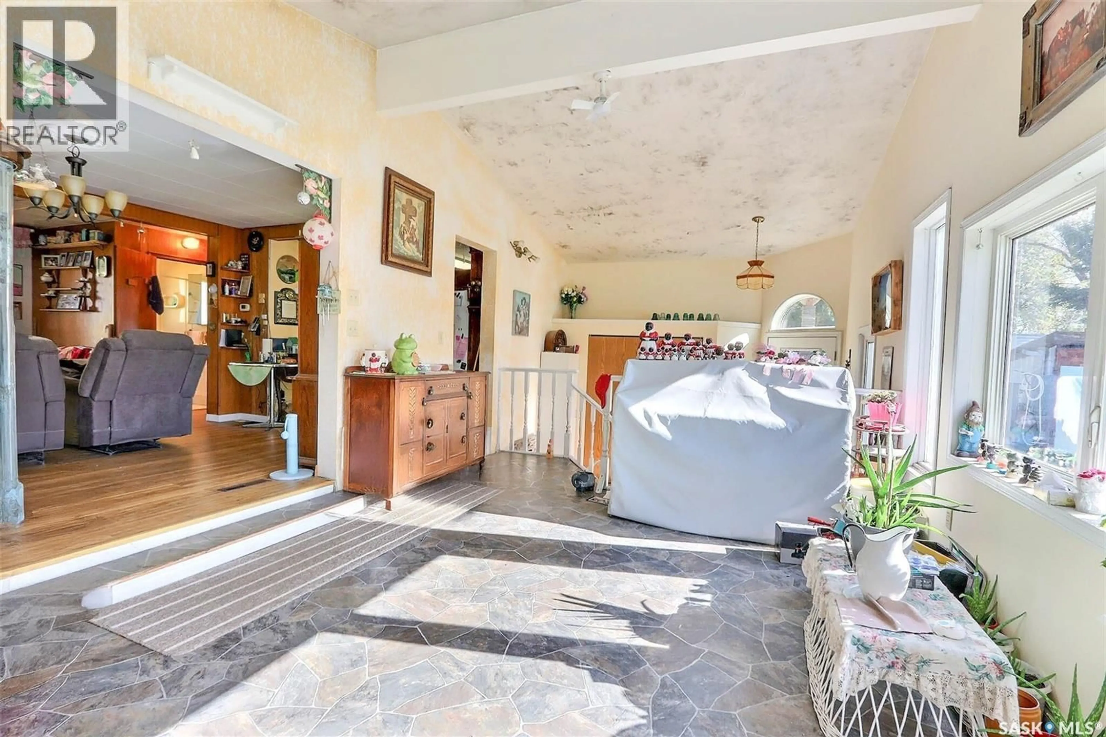 Indoor foyer for 258 PINE STREET, Buckland Rm No. 491 Saskatchewan S6V5R3