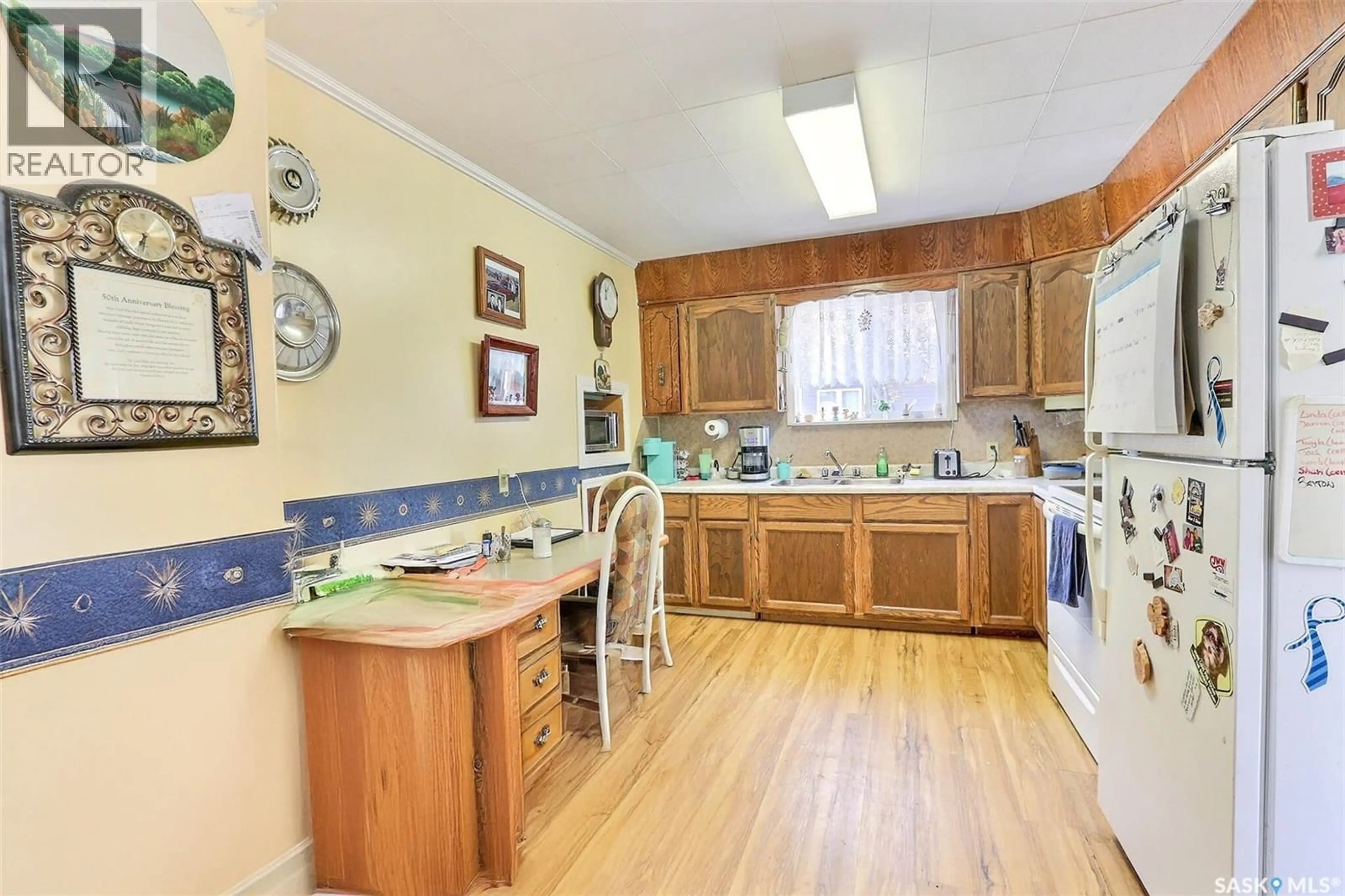 Standard kitchen, unknown for 258 PINE STREET, Buckland Rm No. 491 Saskatchewan S6V5R3