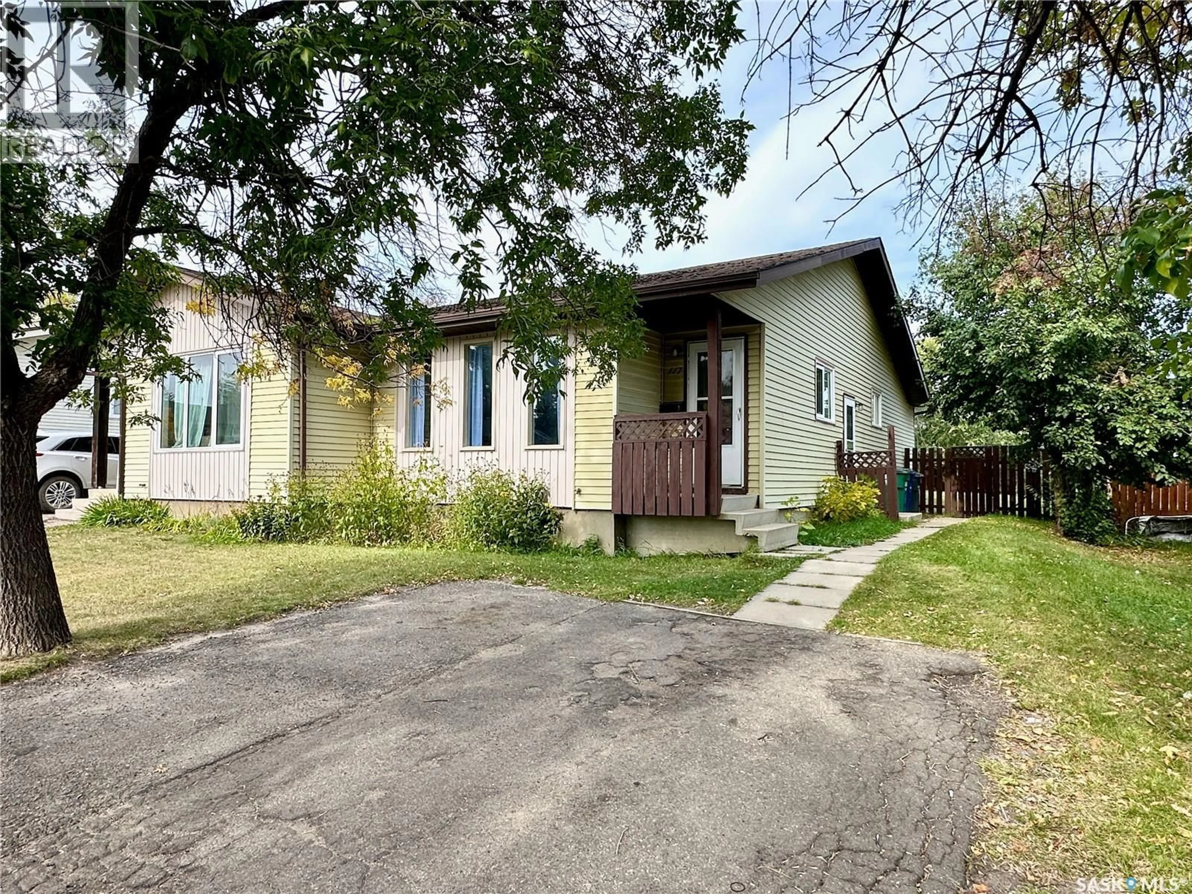 A pic from outside/outdoor area/front of a property/back of a property/a pic from drone, street for 117 STILLWATER DRIVE, Saskatoon Saskatchewan S7J3N7
