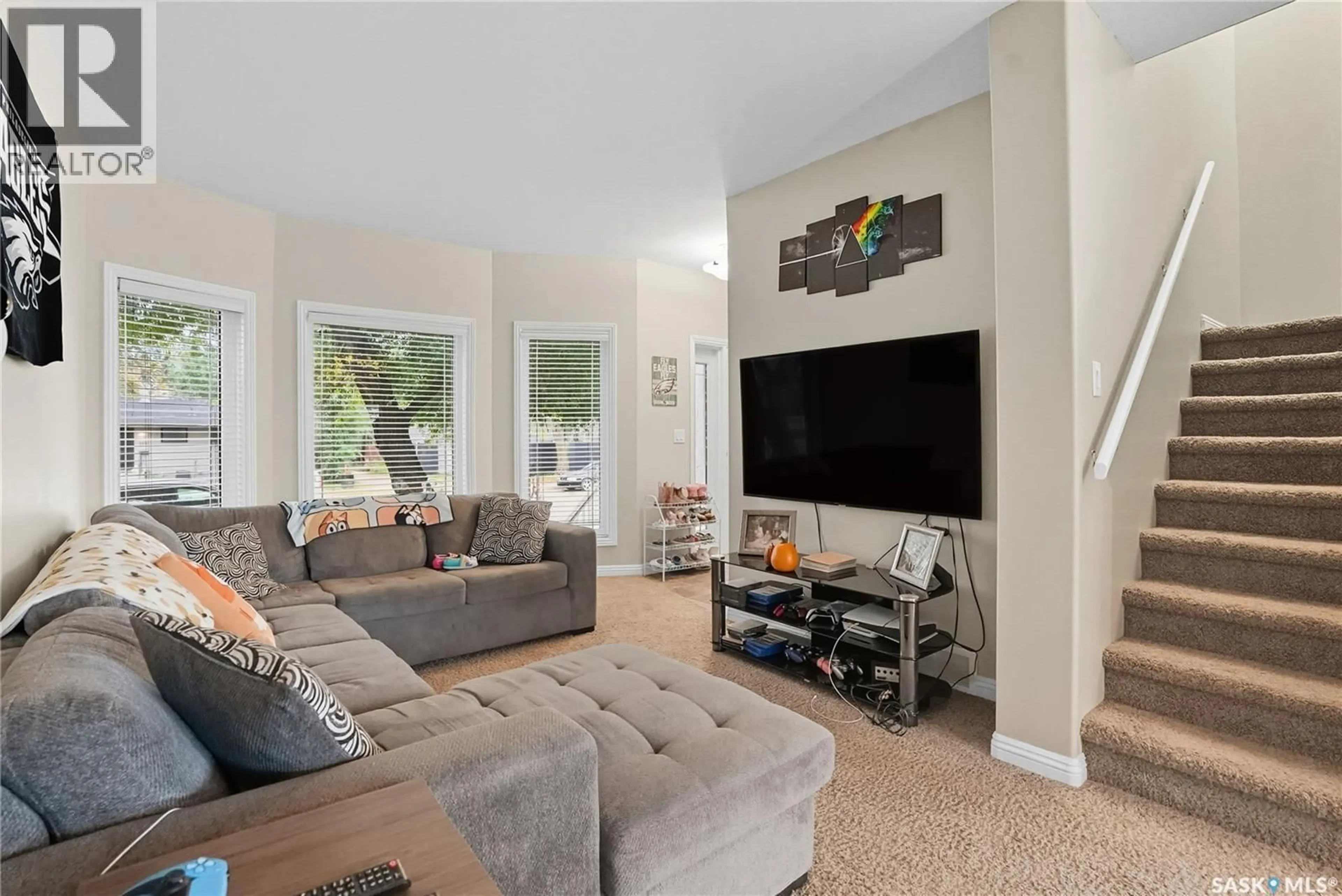 Living room with furniture, unknown for 102 EVANS STREET, Saskatoon Saskatchewan S7N2B2