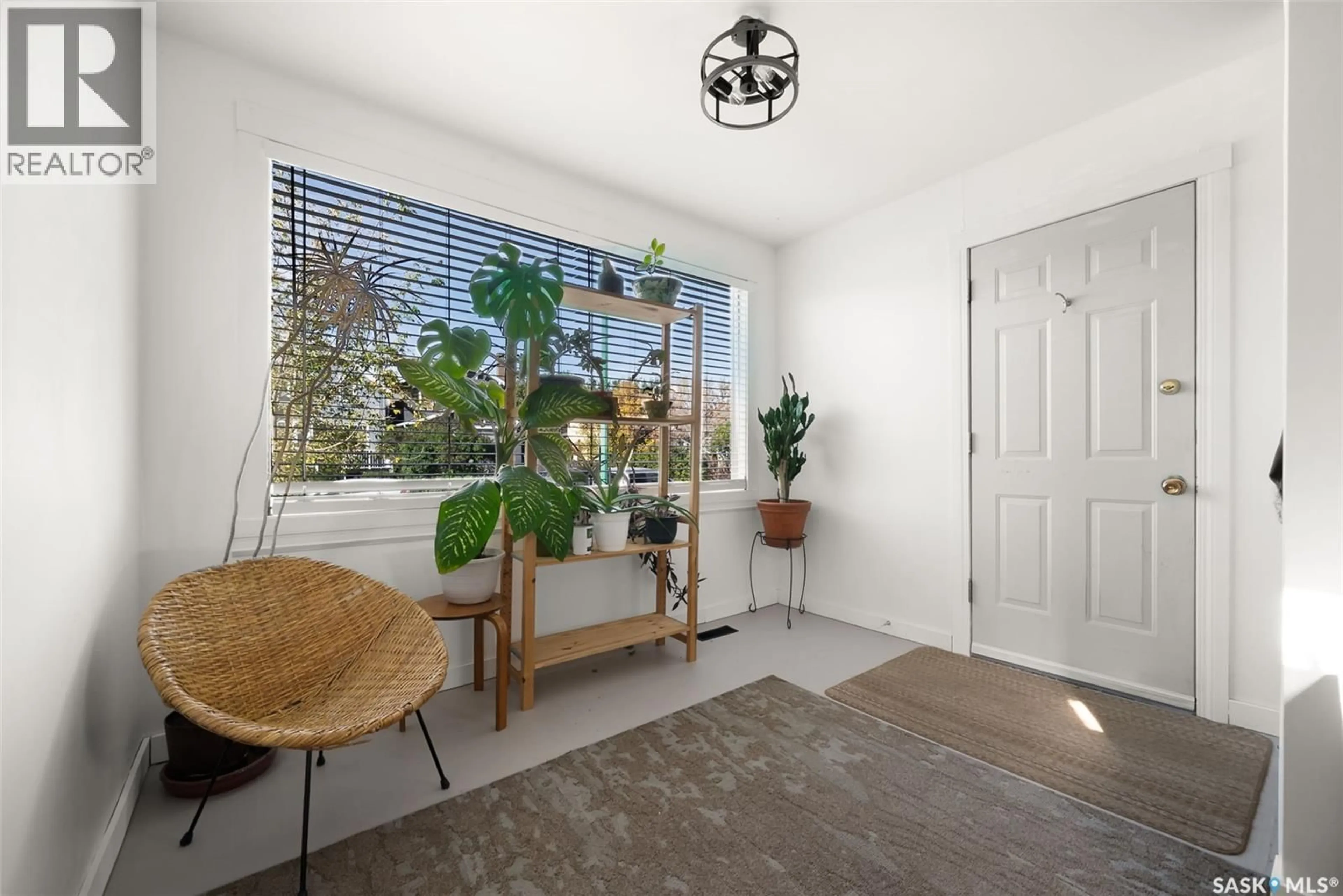 Indoor entryway for 1551 MONTAGUE STREET, Regina Saskatchewan S4T3J4