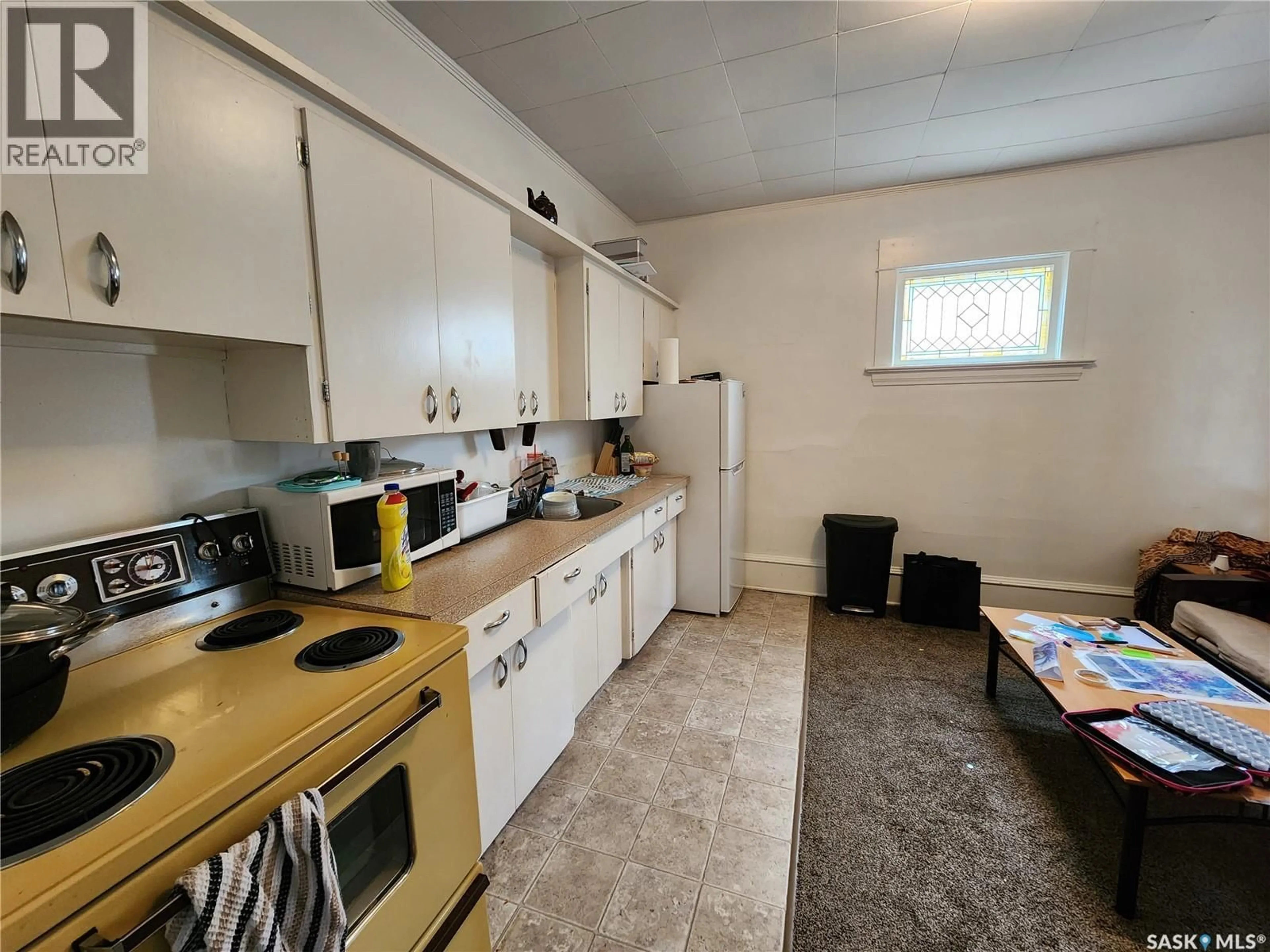 Standard kitchen, unknown for 5 PRAIRIE AVENUE, Weyburn Saskatchewan S4H0K9